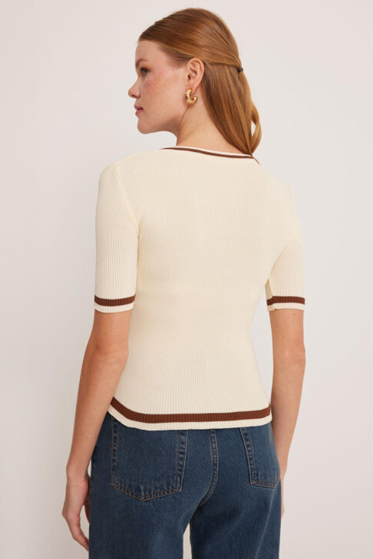 Women v-neck ribbed t-shirt wholesale Cream color 695933