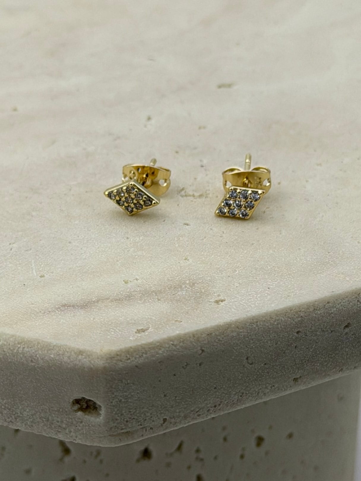 14K VIP Karo Model Mini Zirkon Taşlı Küpe ( Küçük Boy)