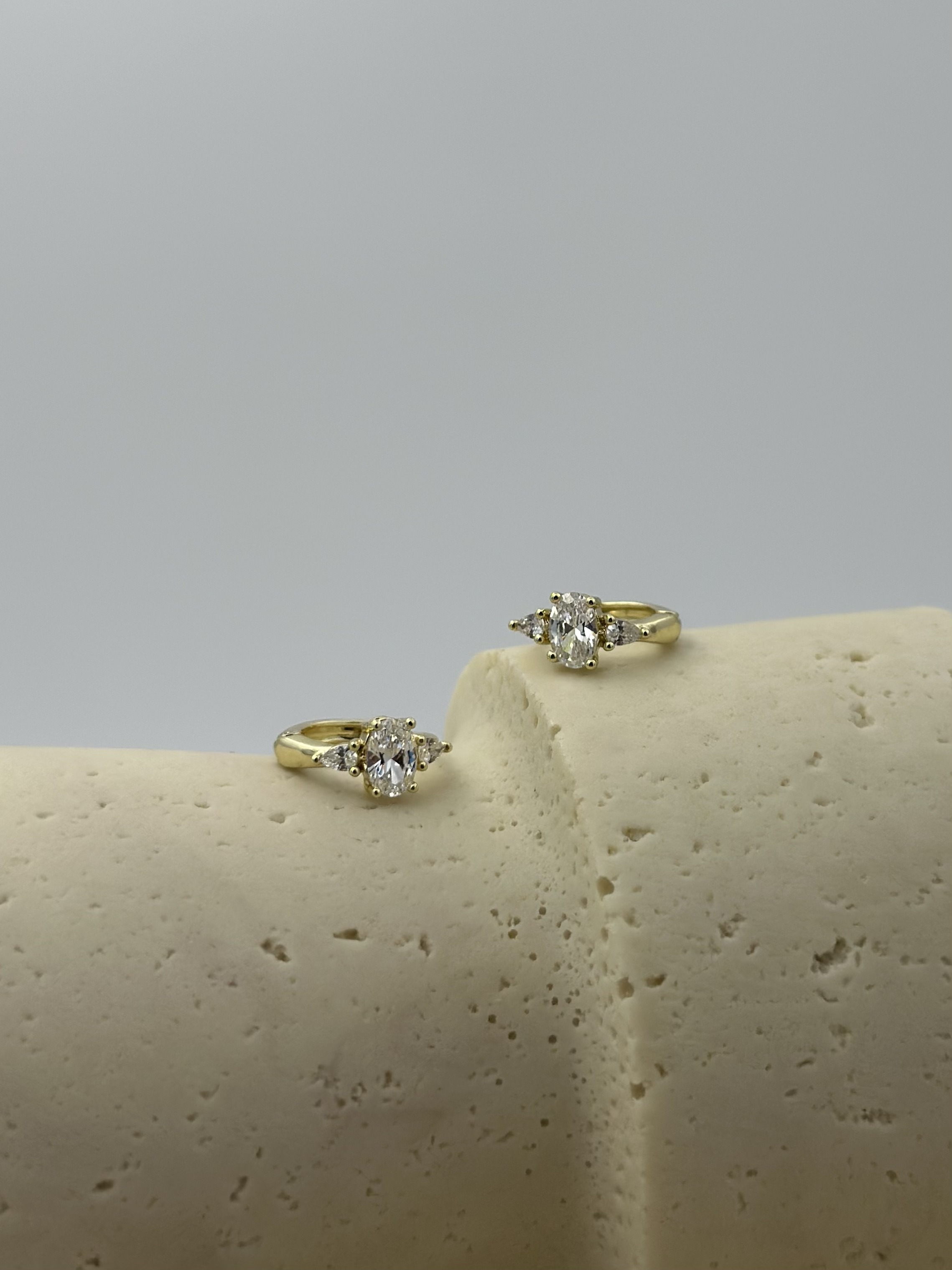 14K VIP Oval Baget Tek Taş Zirkon Taşlı Çıtır Halka Küpe