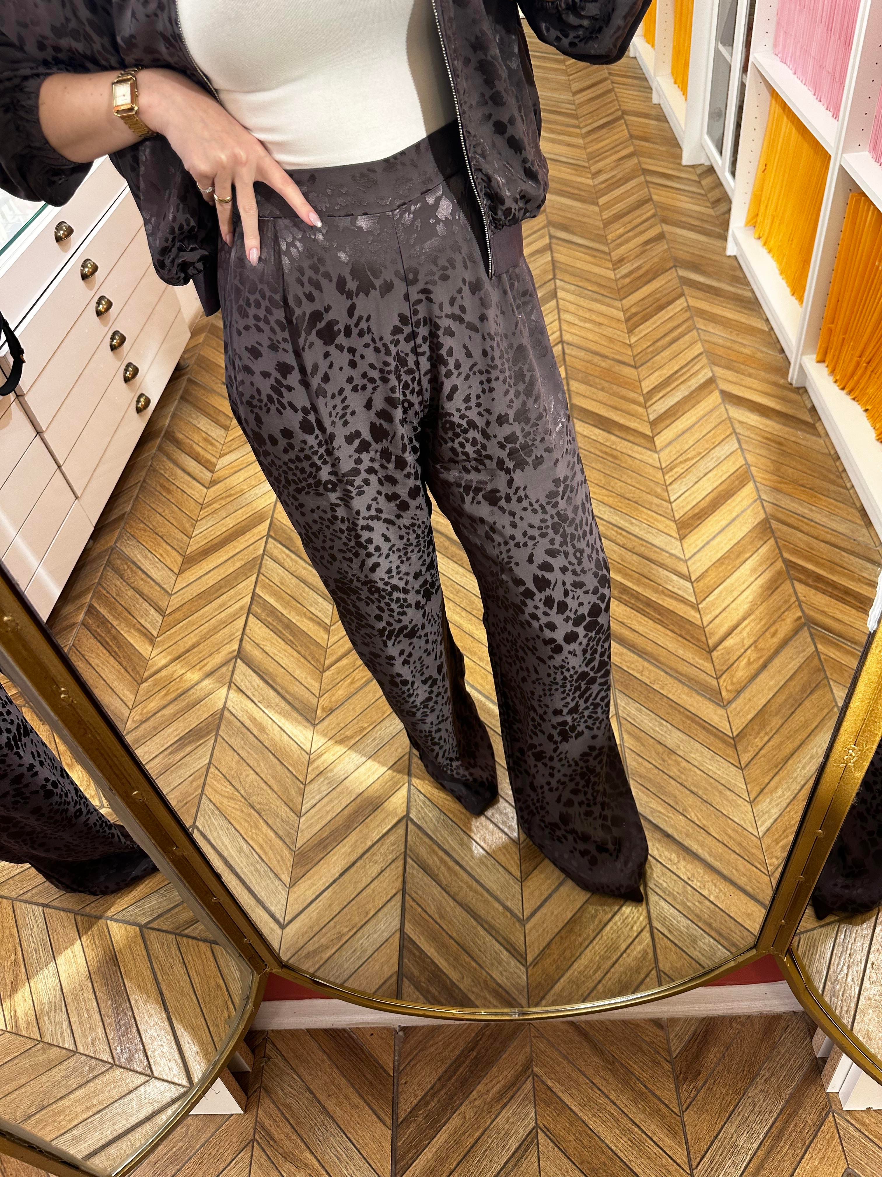 Desenli Saten Arka Lastikli Yan Fermuarlı Dökümlü Saten Pantolon