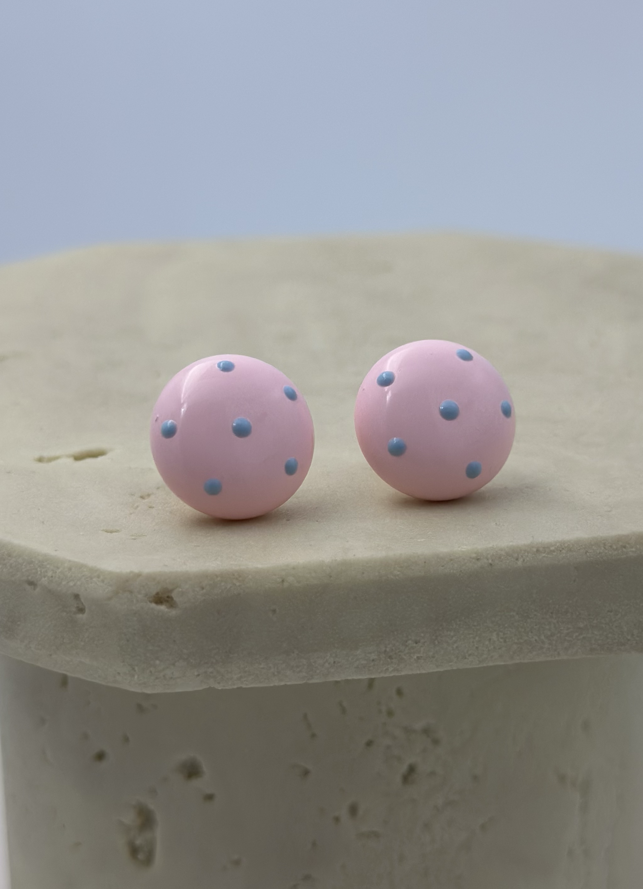 Özel Seri Pembe Puantiyeli Daire Model Küpe