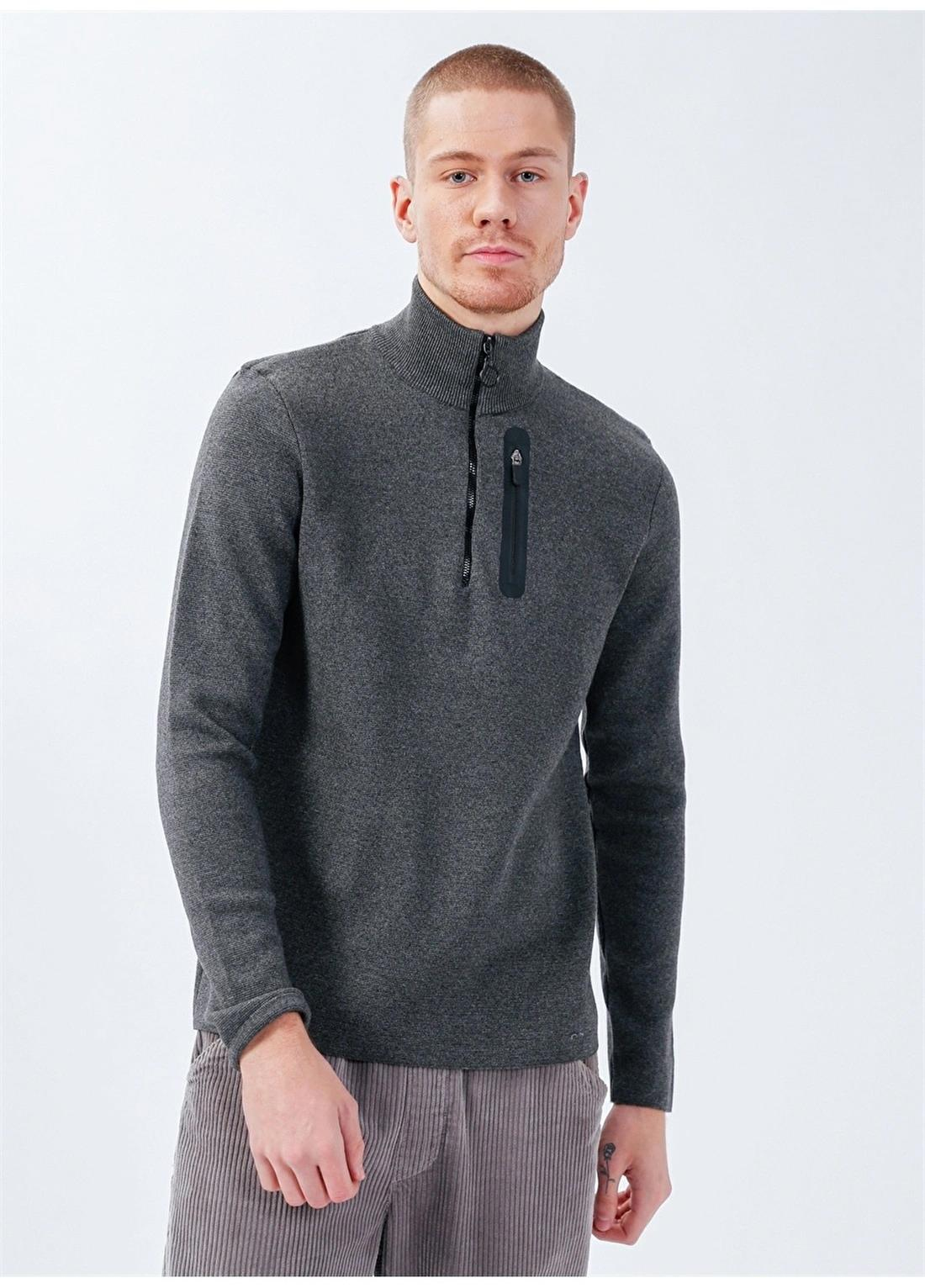 Dik Yaka Fermuar Detaylı Slim Fit Erkek Kazak