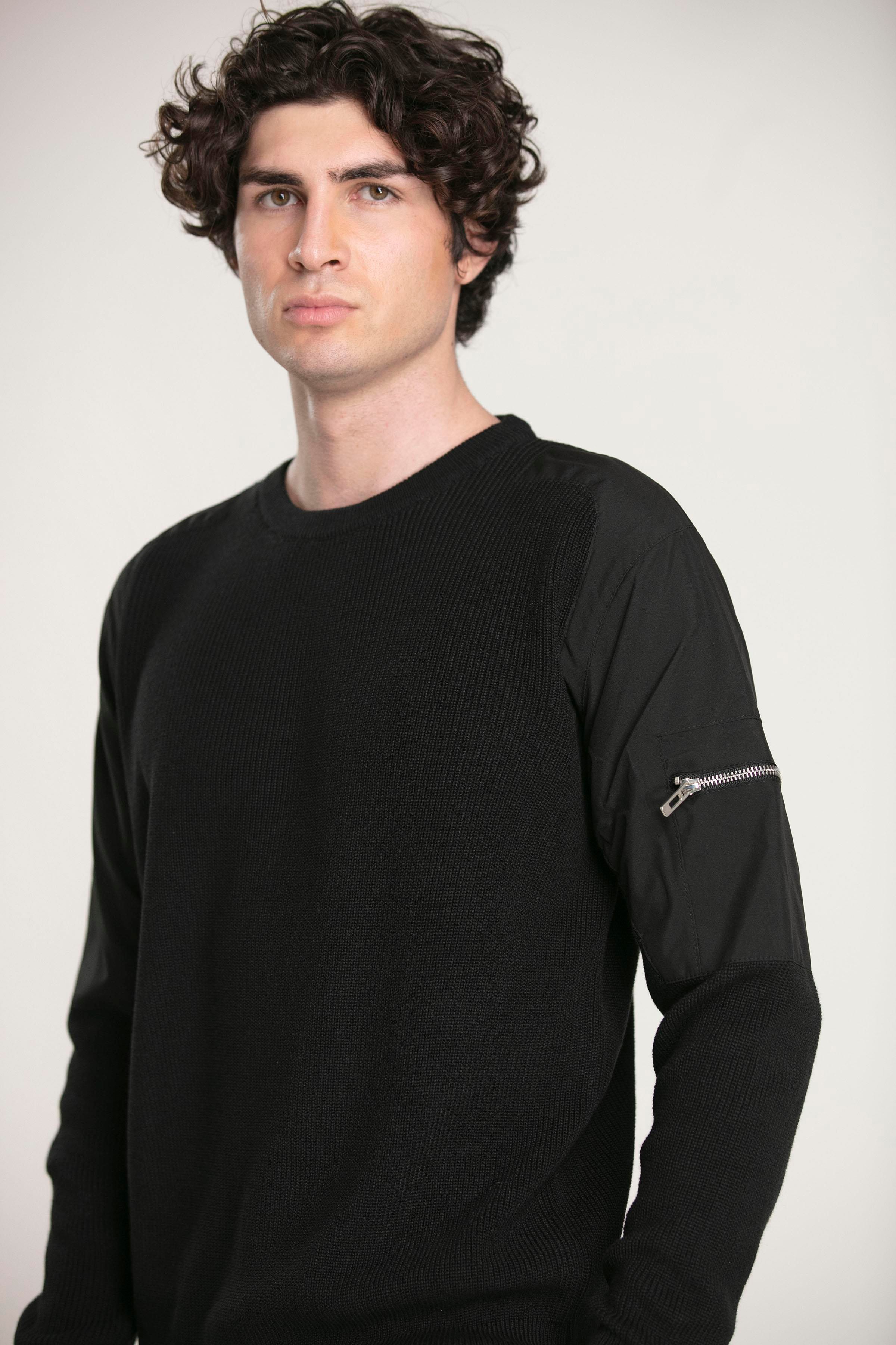 Teknik Kumaş Garnili Fermuar Detaylı Kazak