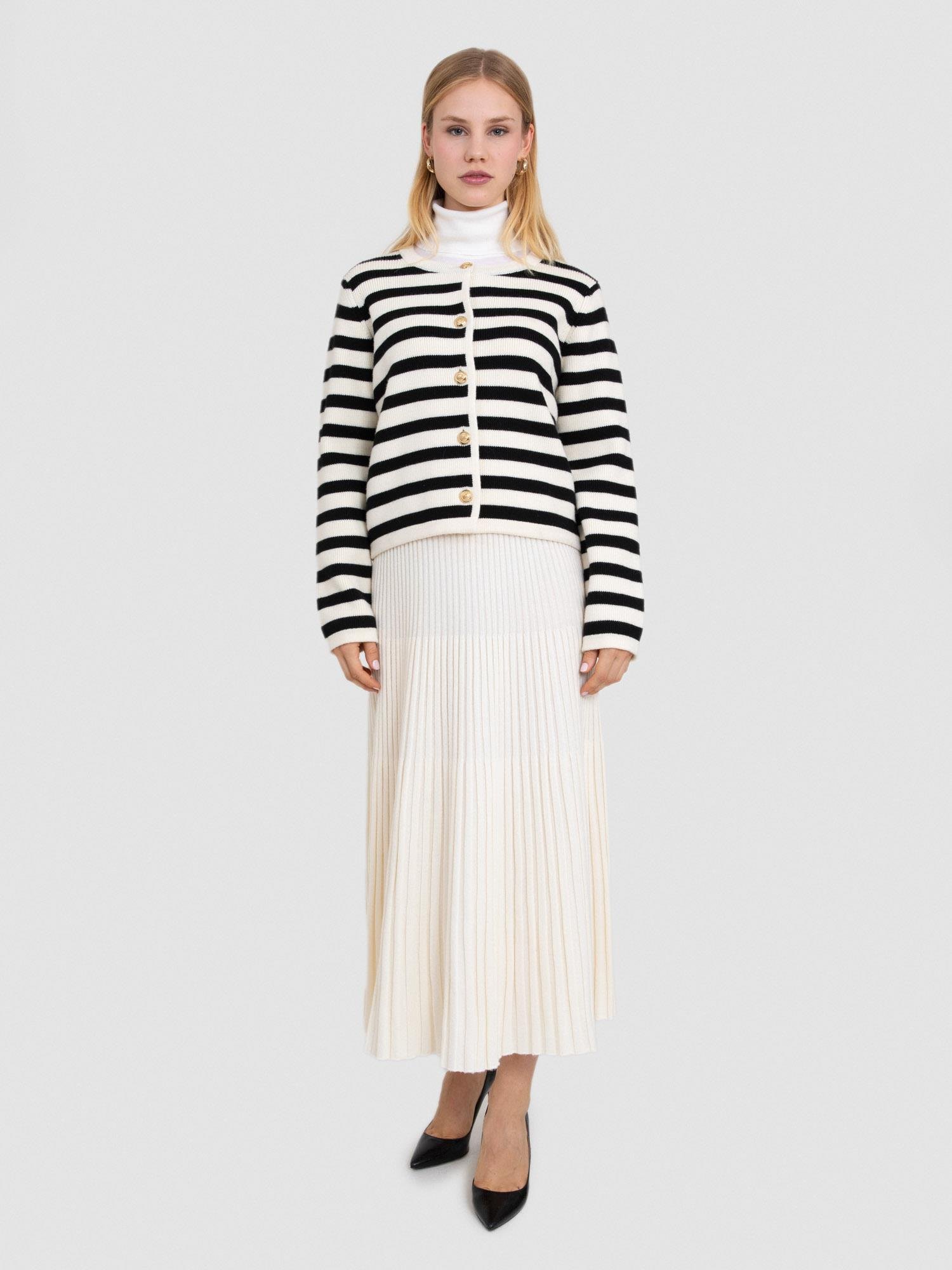 %100 Yün Çizgili Düğme Detaylı Hırka