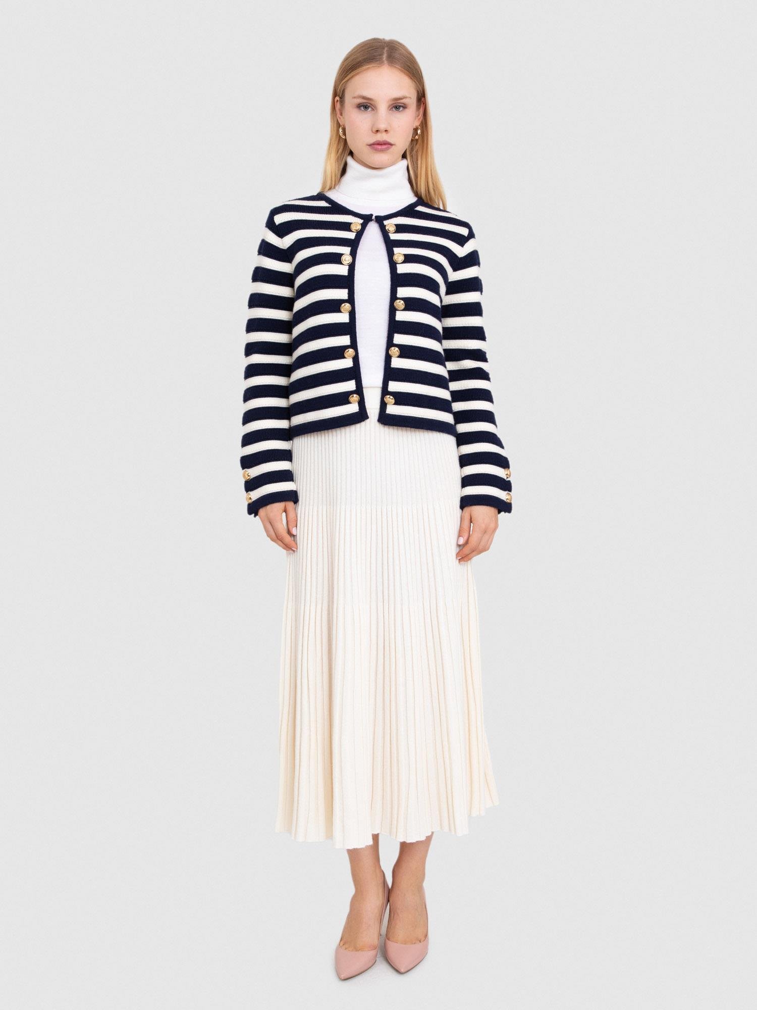 %100 Yün Çizgili Düğme Detaylı Hırka