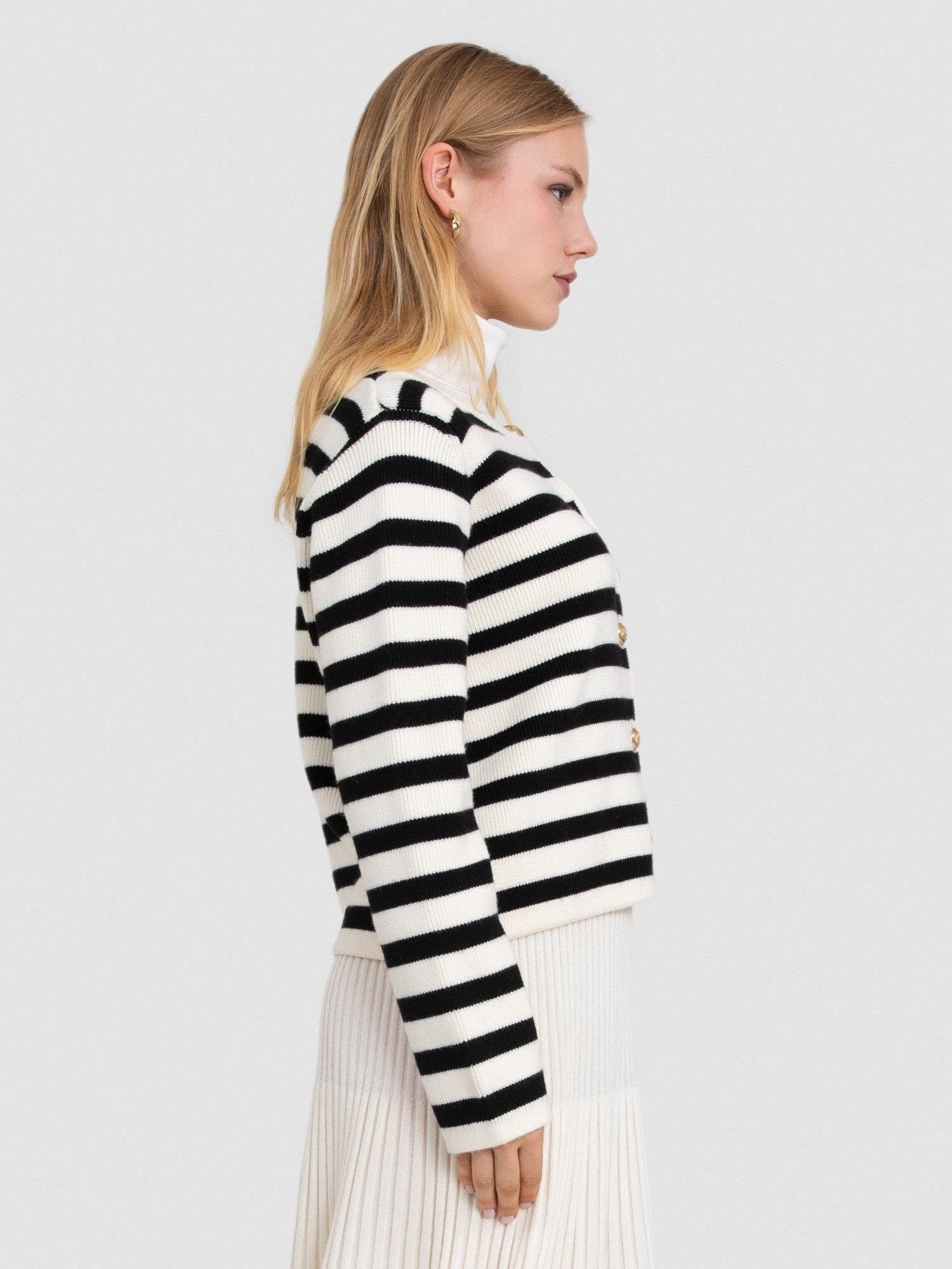 %100 Yün Çizgili Düğme Detaylı Hırka