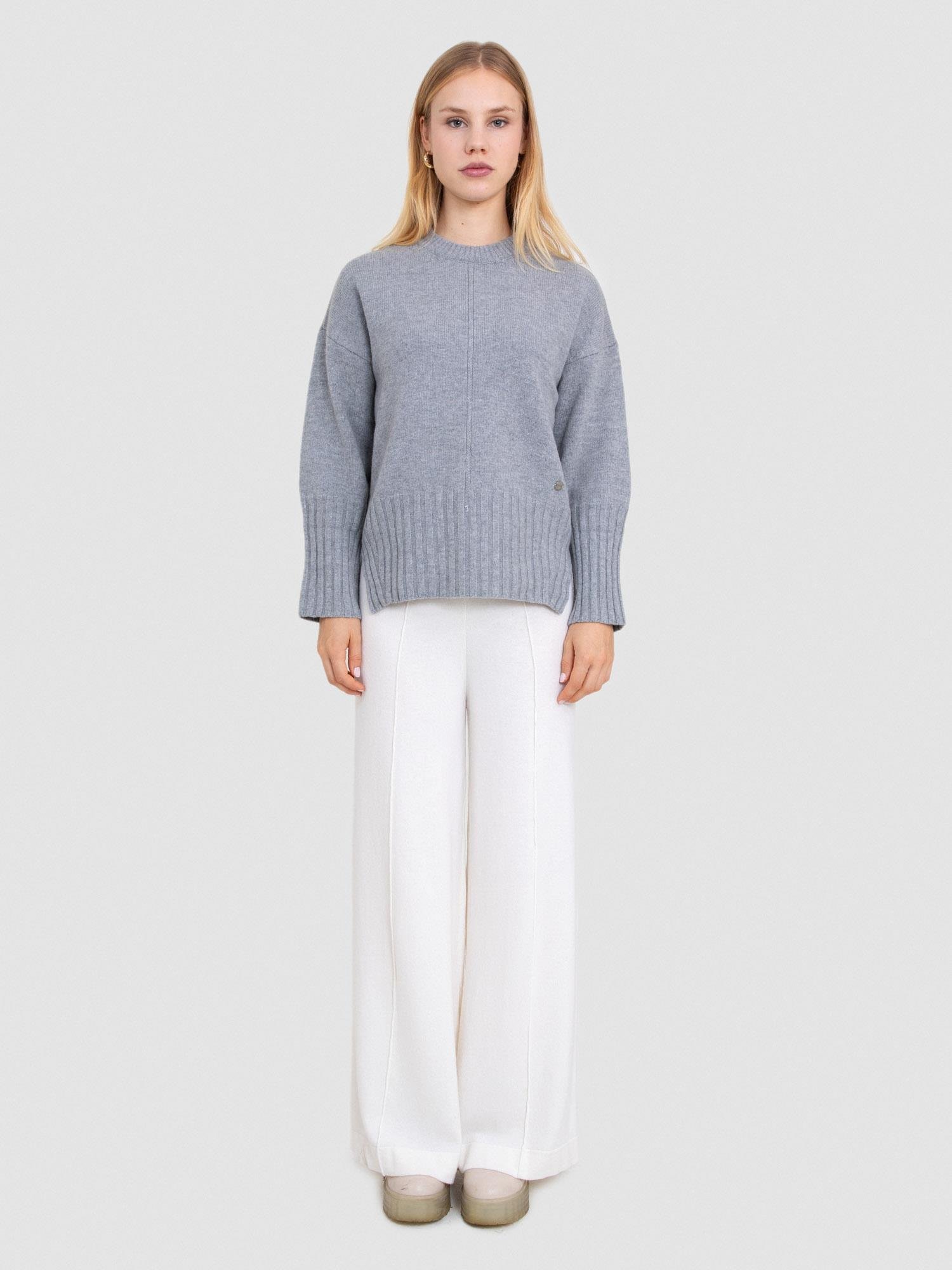 %100 Yün Yuvarlak Yaka Kazak