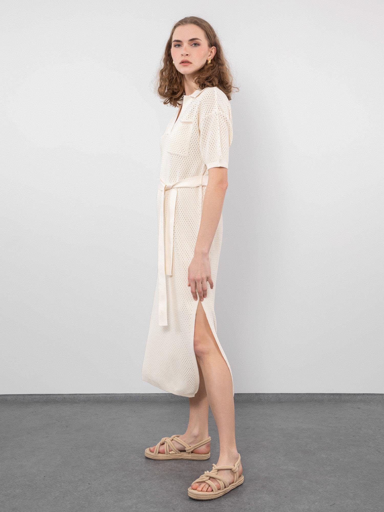 Ajurlu Polo Yaka Kuşak Detaylı Yırtmaçlı Elbise