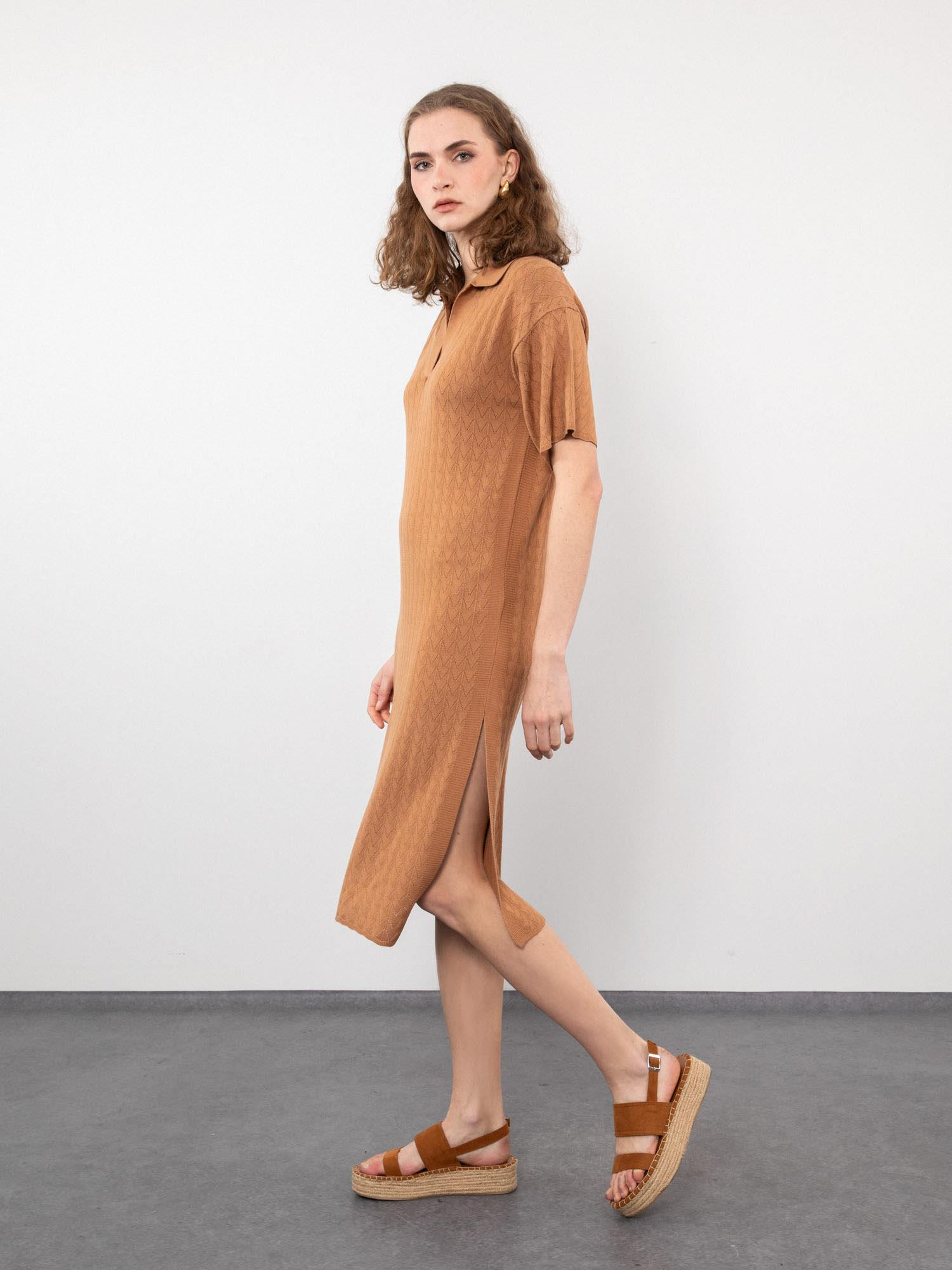 Ajurlu Polo Yaka Yırtmaç Detaylı Elbise