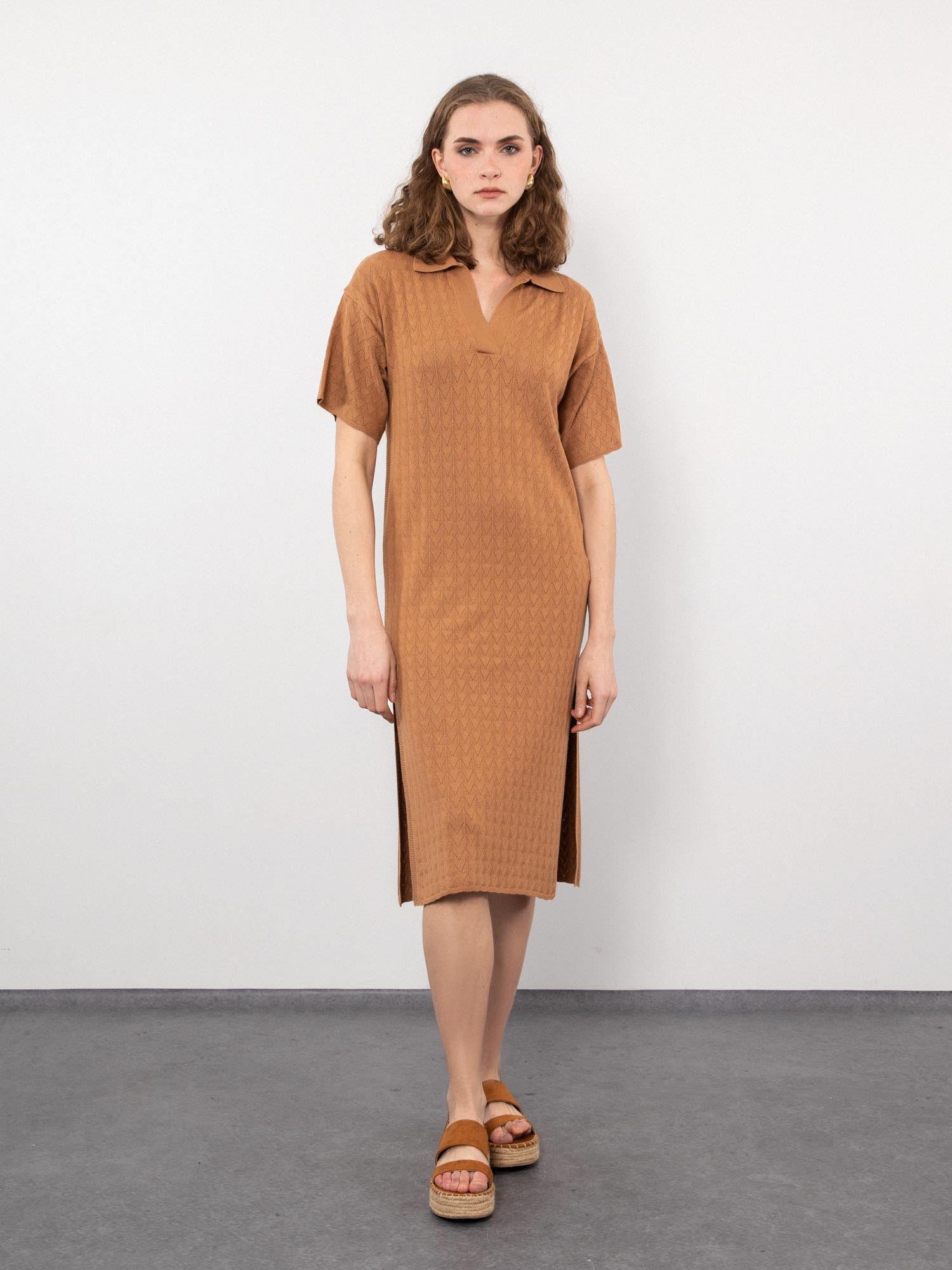 Ajurlu Polo Yaka Yırtmaç Detaylı Elbise