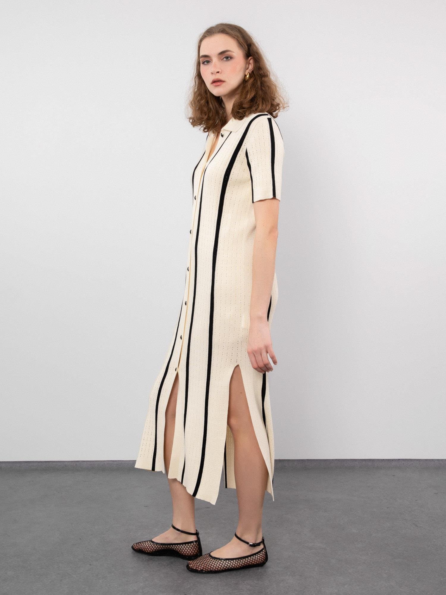 Ajurlu Polo Yaka Zıt Renk Şerit Detaylı Düğmeli Elbise