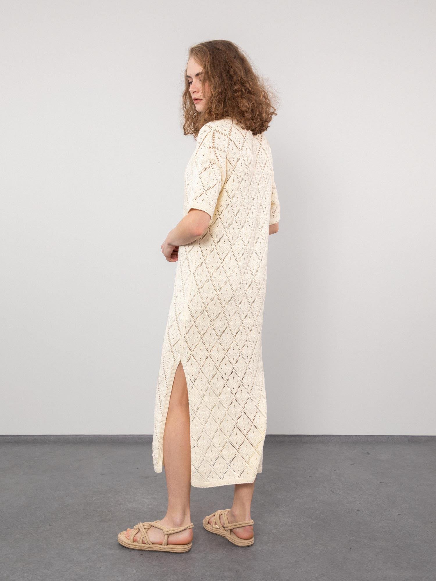 Ajurlu Yırtmaç Detaylı  Elbise