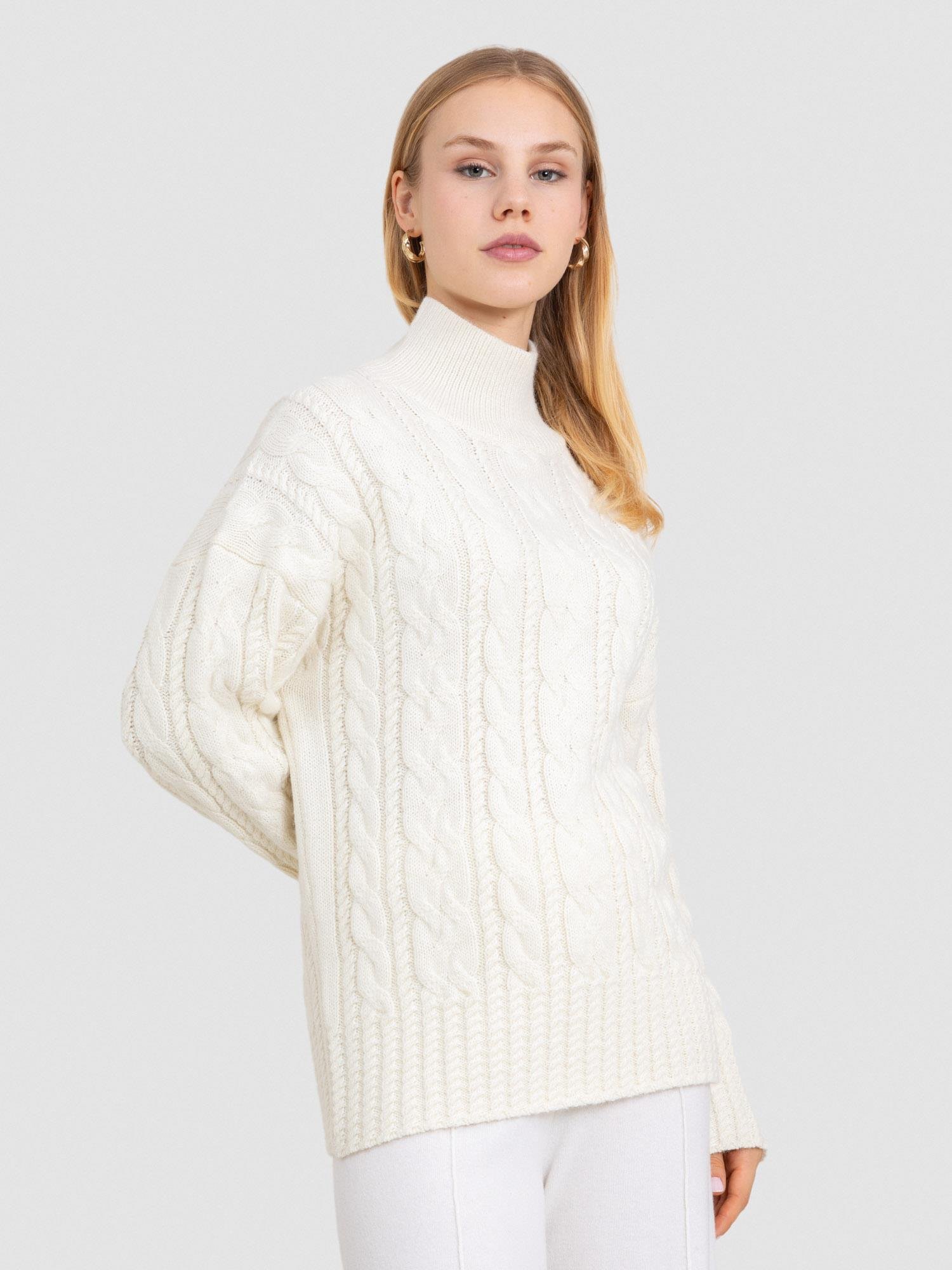 Alpaka Karışımlı Kablo Örgü Dik Yaka Kazak