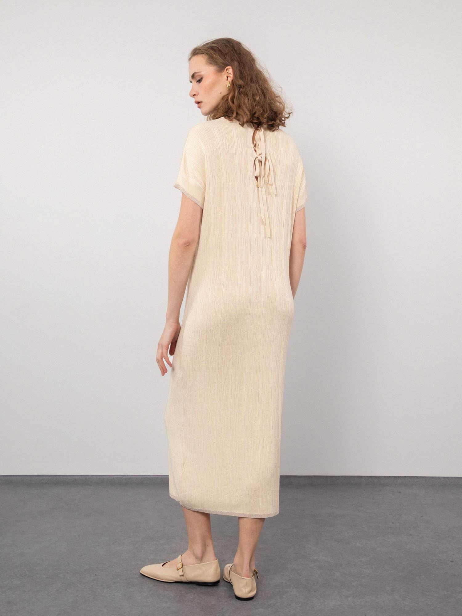 Dokulu Sırt Detaylı Metalik İp Oyunlu Elbise