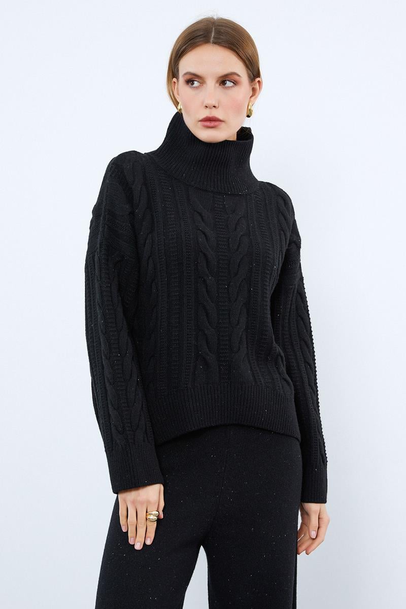 Свитер с воротником-водолазкой и узором коса из смеси кашемира.