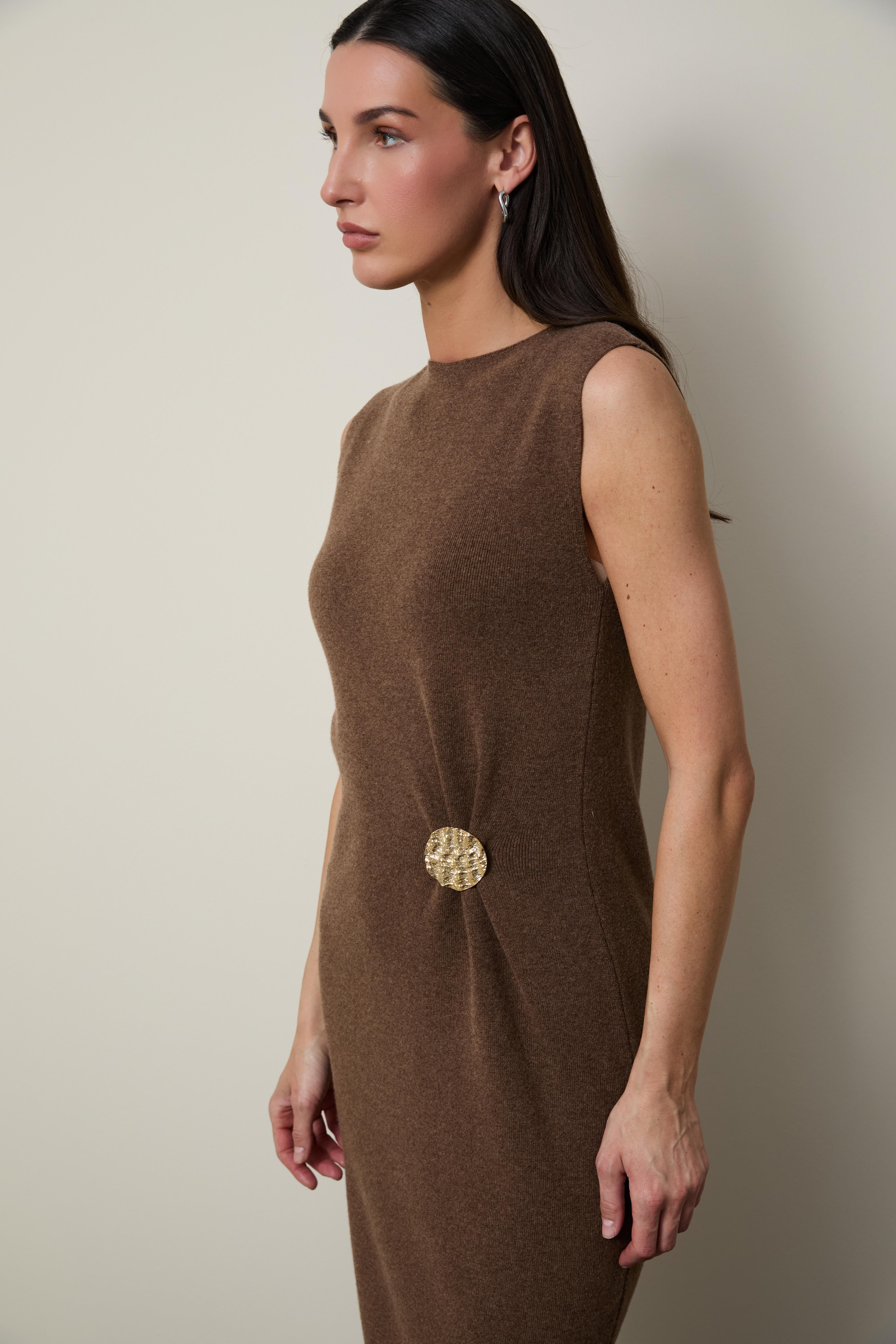 Kaşmir Karışımlı Broş Detaylı Midi Elbise