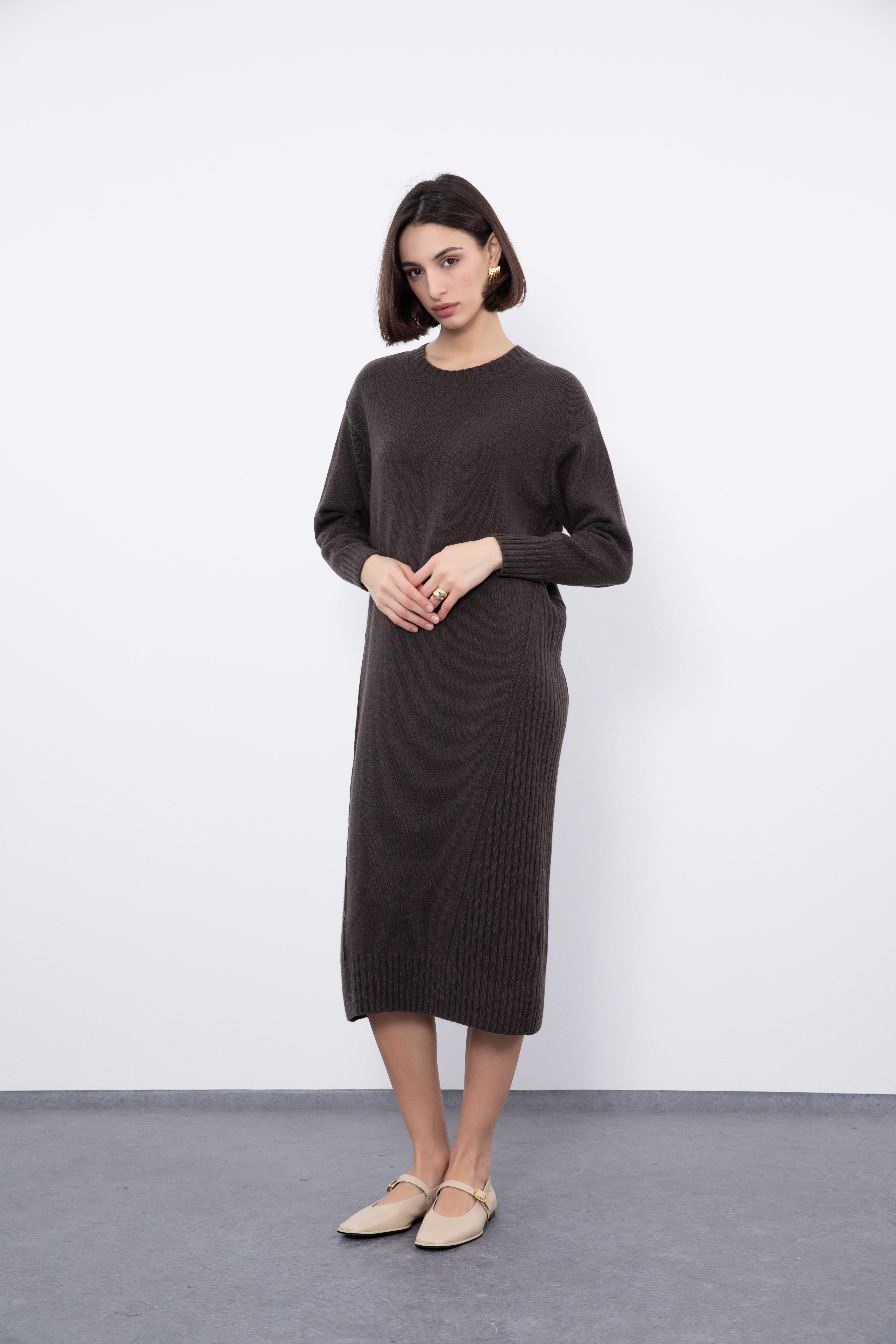 Kaşmir ve Yün Karışımlı Örgü Detaylı Midi Elbise