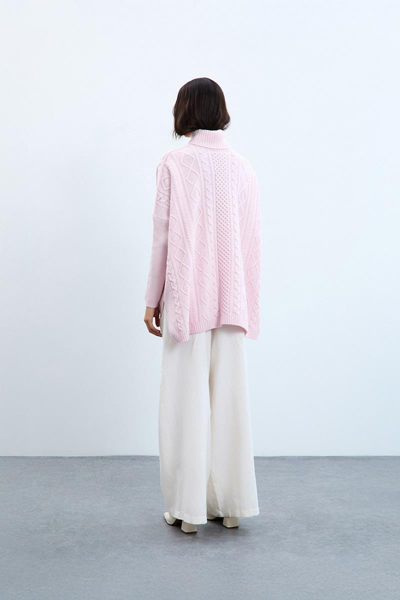 Kaşmir ve Yün Karışımlı Örgü Oyunlu Balıkçı Yaka Kazak