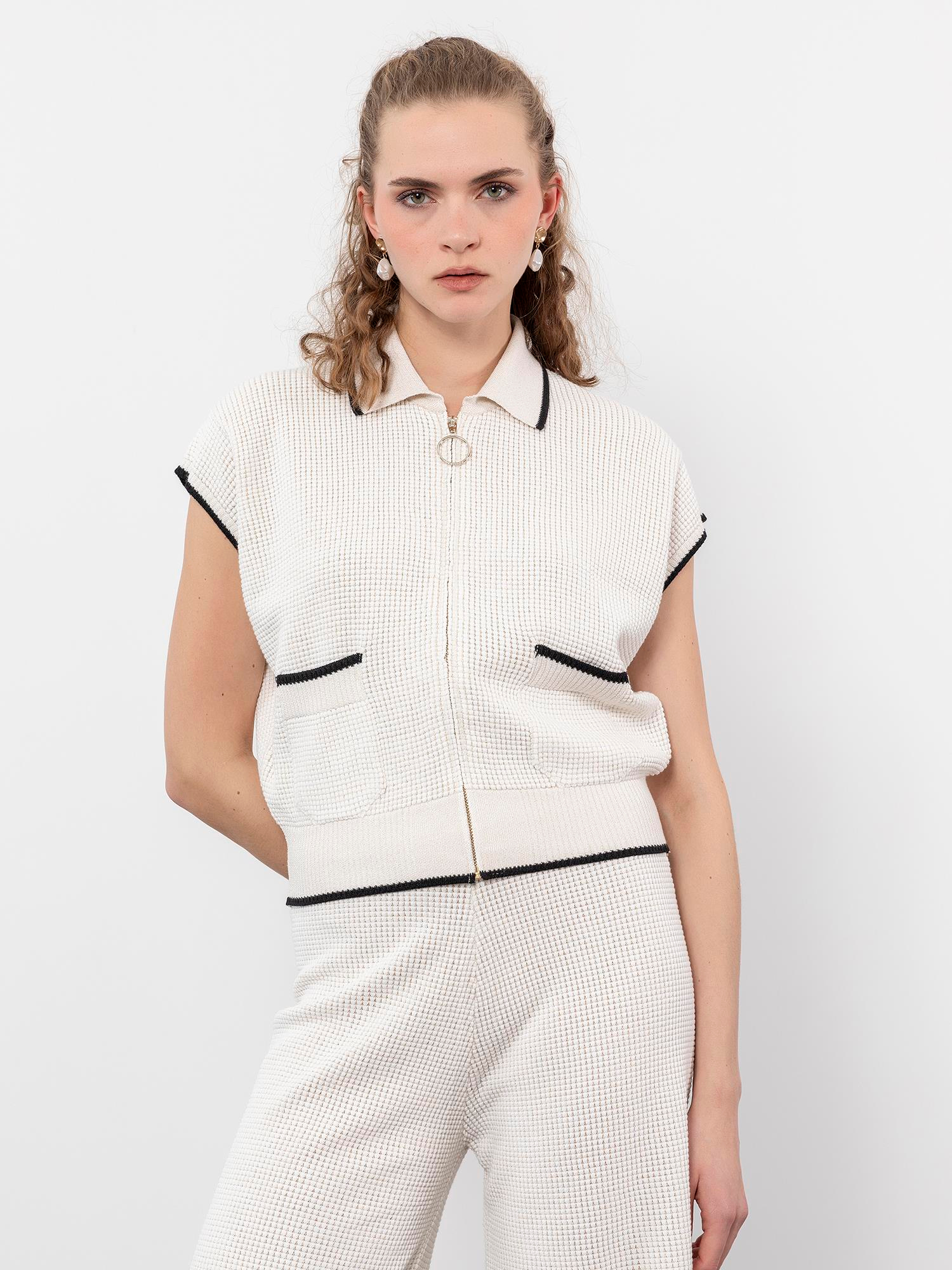 Organik Pamuk Karışımlı Çizgili Zıt Renk Detaylı Yelek