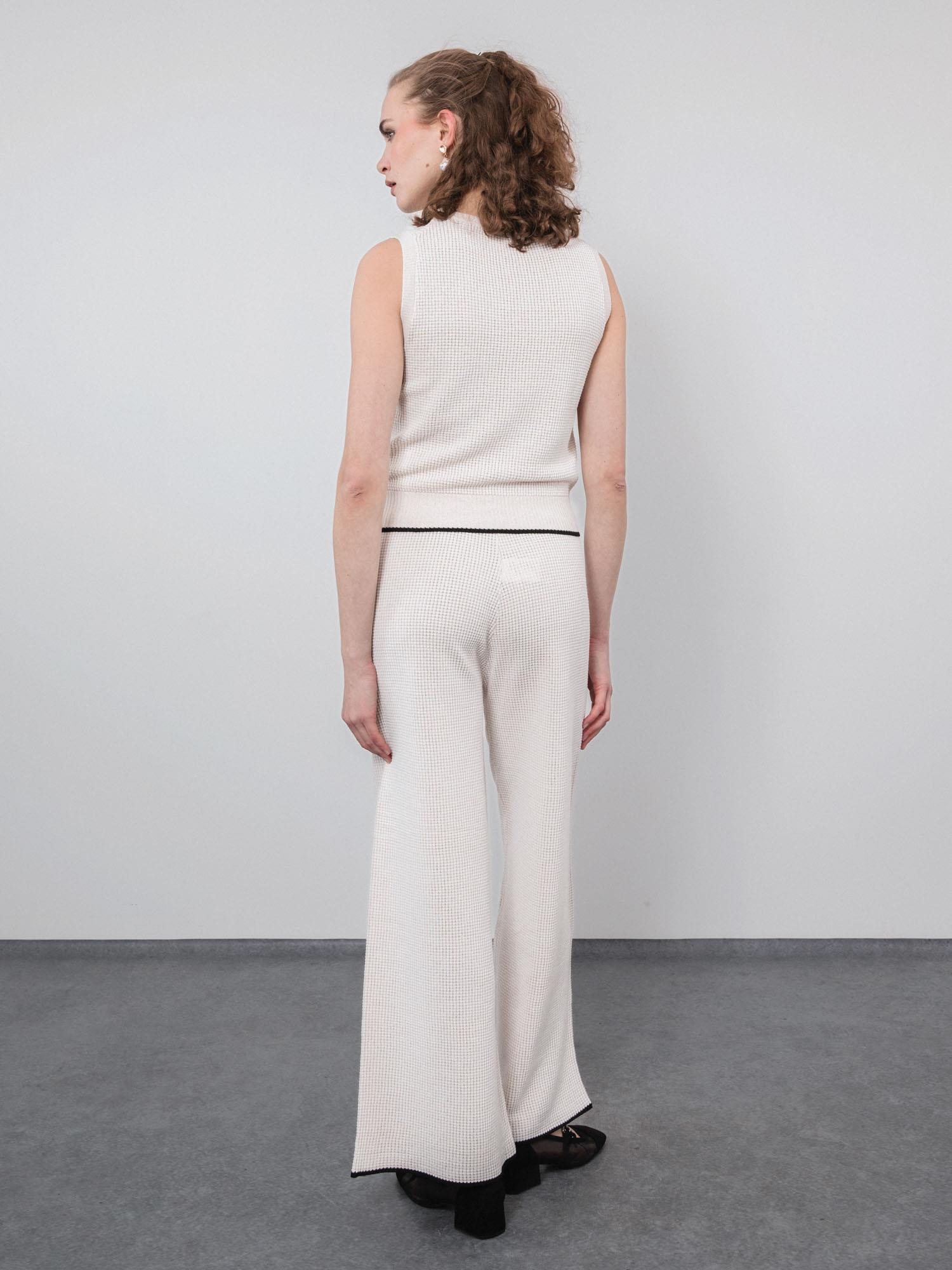 Organik Pamuk Karışımlı Dokulu Metalik İpli Zıt Renk Detaylı Atlet