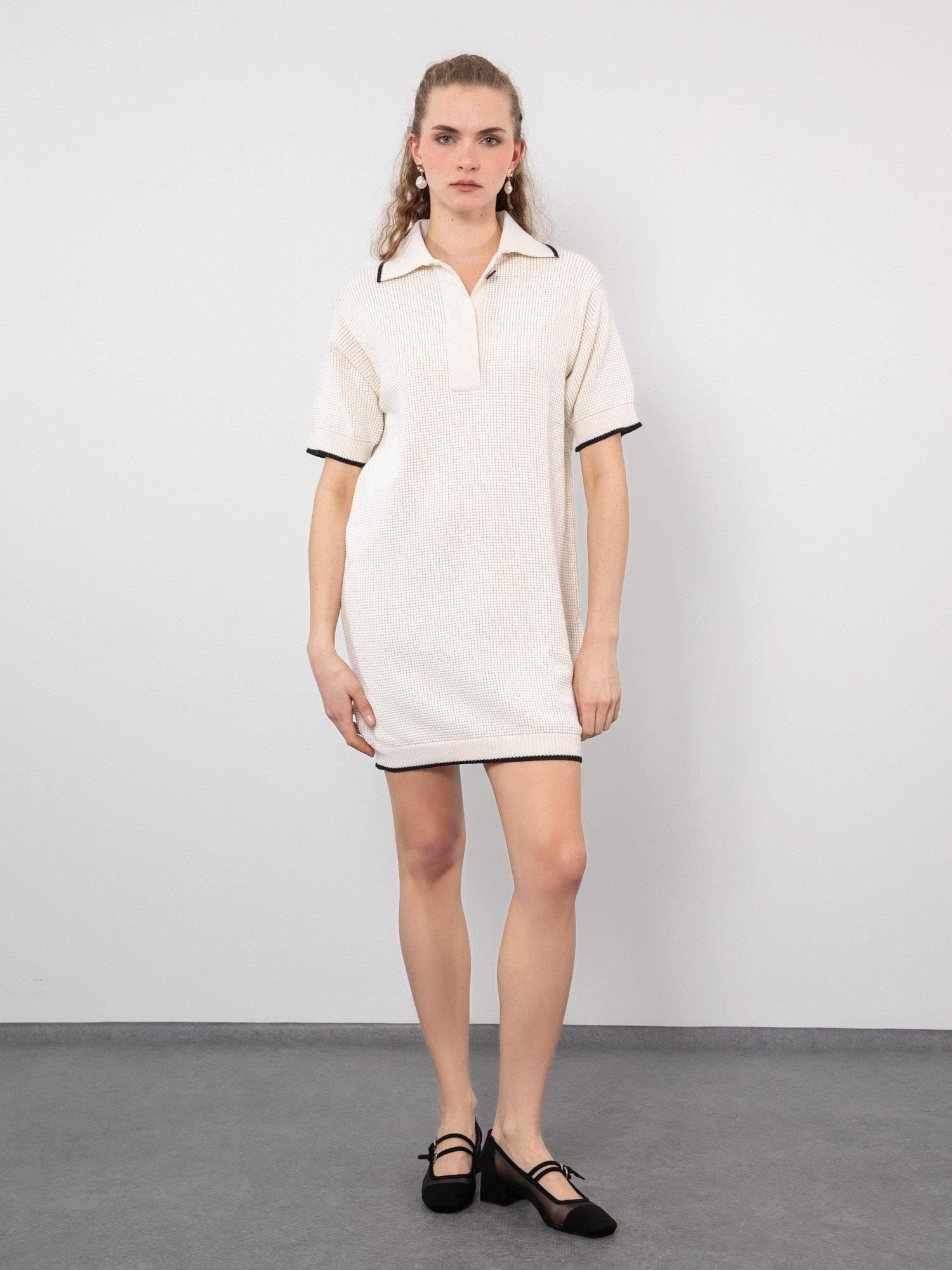 Organik Pamuk Karışımlı Dokulu Polo Yaka Metalik İpli Zıt Renk Detaylı Elbise