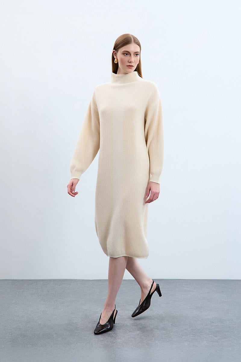 Платье с пайетками и полосатой вязкой из смеси органического хлопка