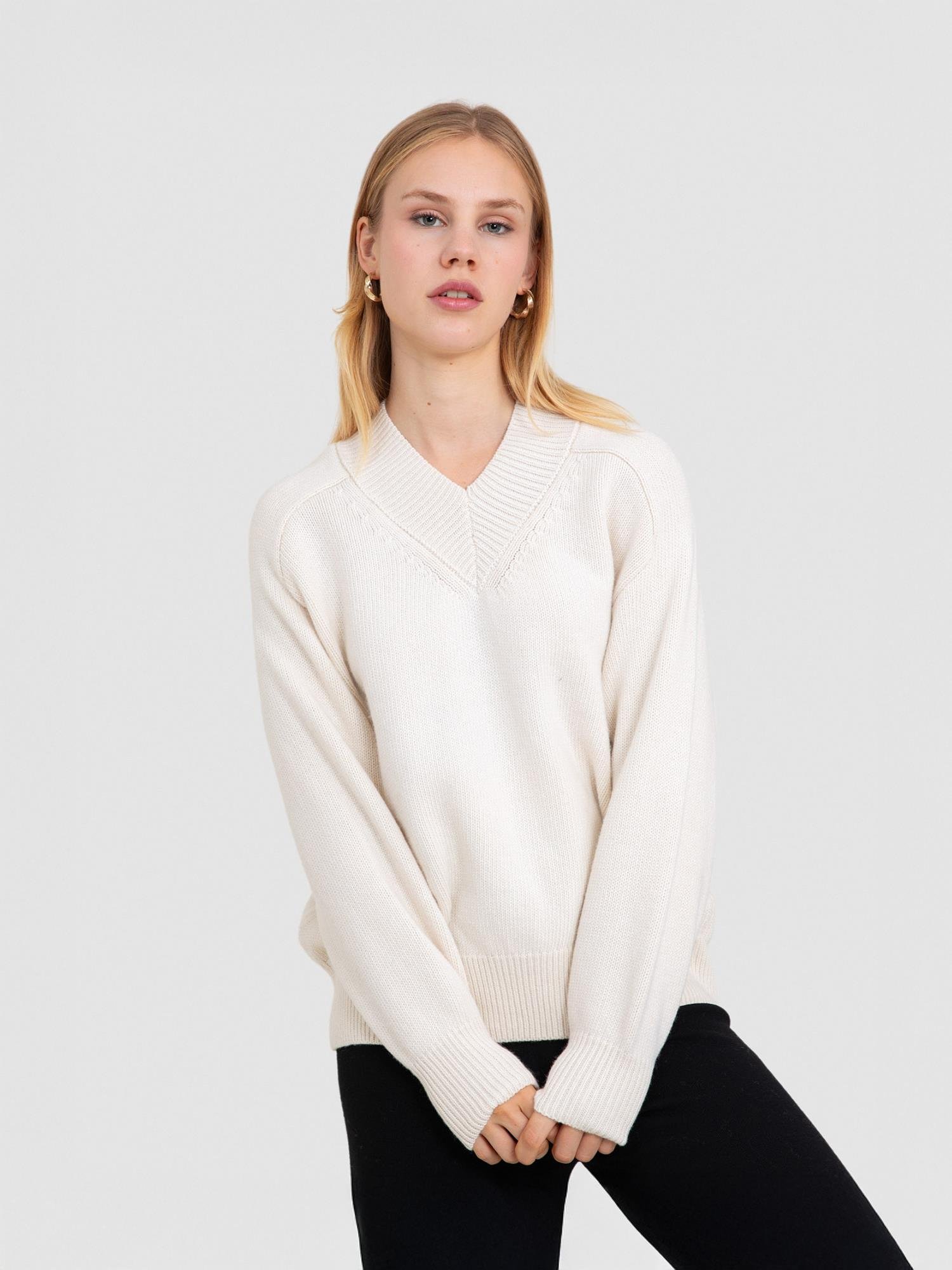 Свитер с V-образным вырезом из смеси органической шерсти и хлопка