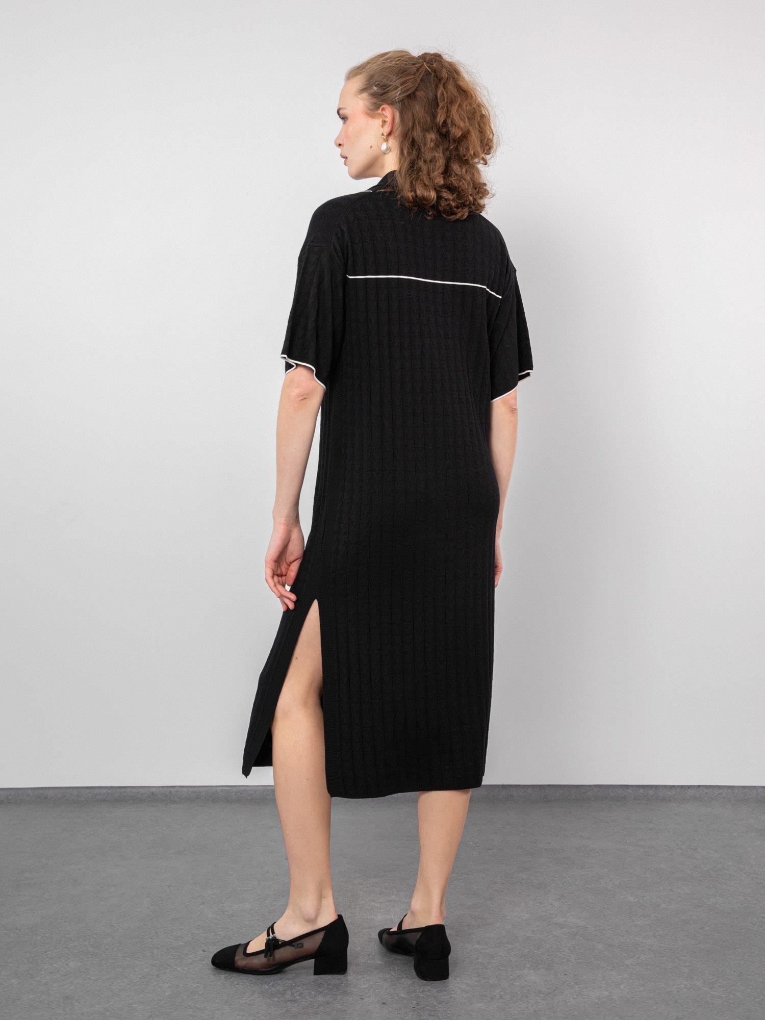 Polo Yaka Zıt Renk Şerit Detaylı Yırtmaçlı Elbise