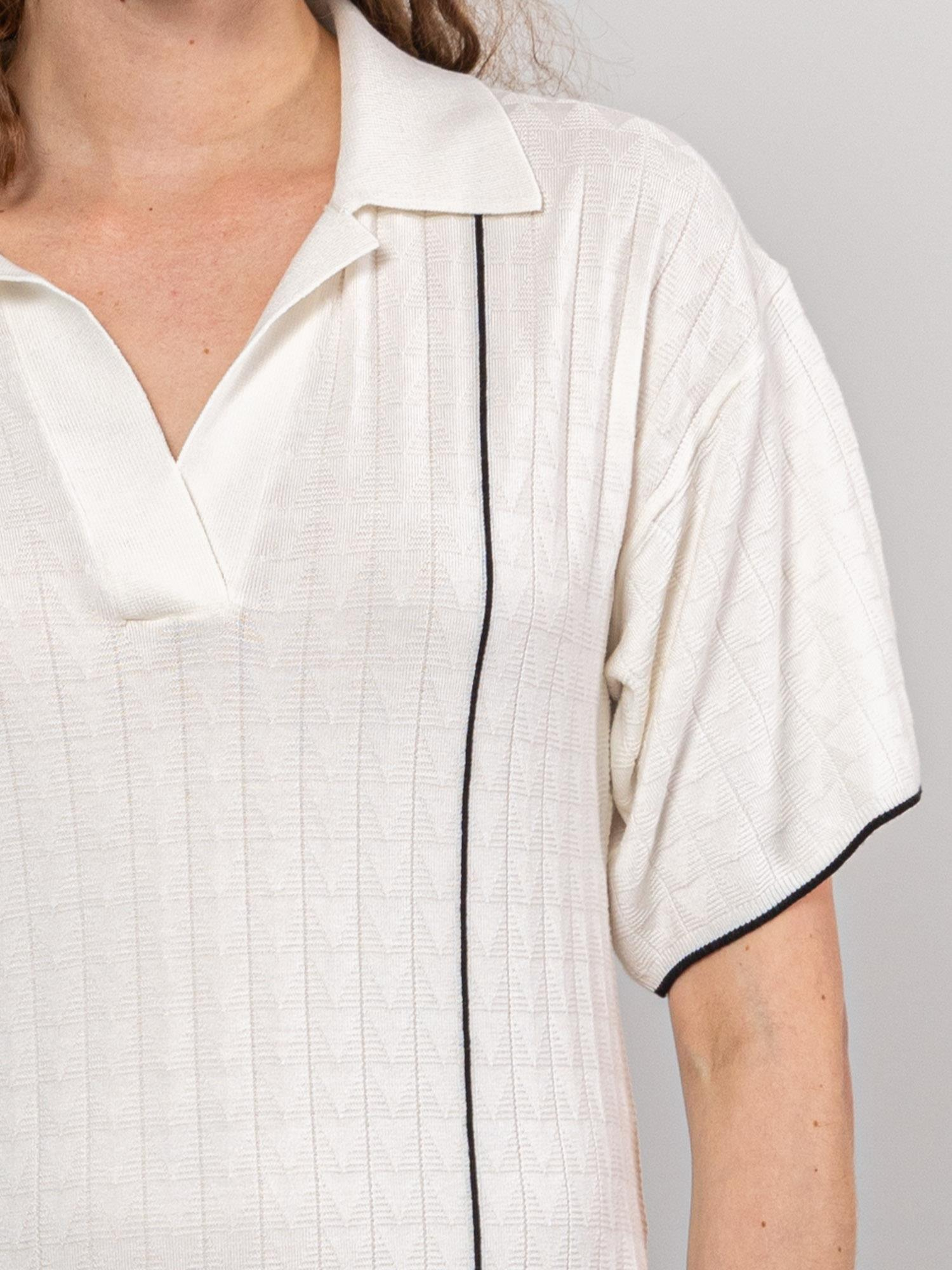 Polo Yaka Zıt Renk Şerit Detaylı Yırtmaçlı Elbise