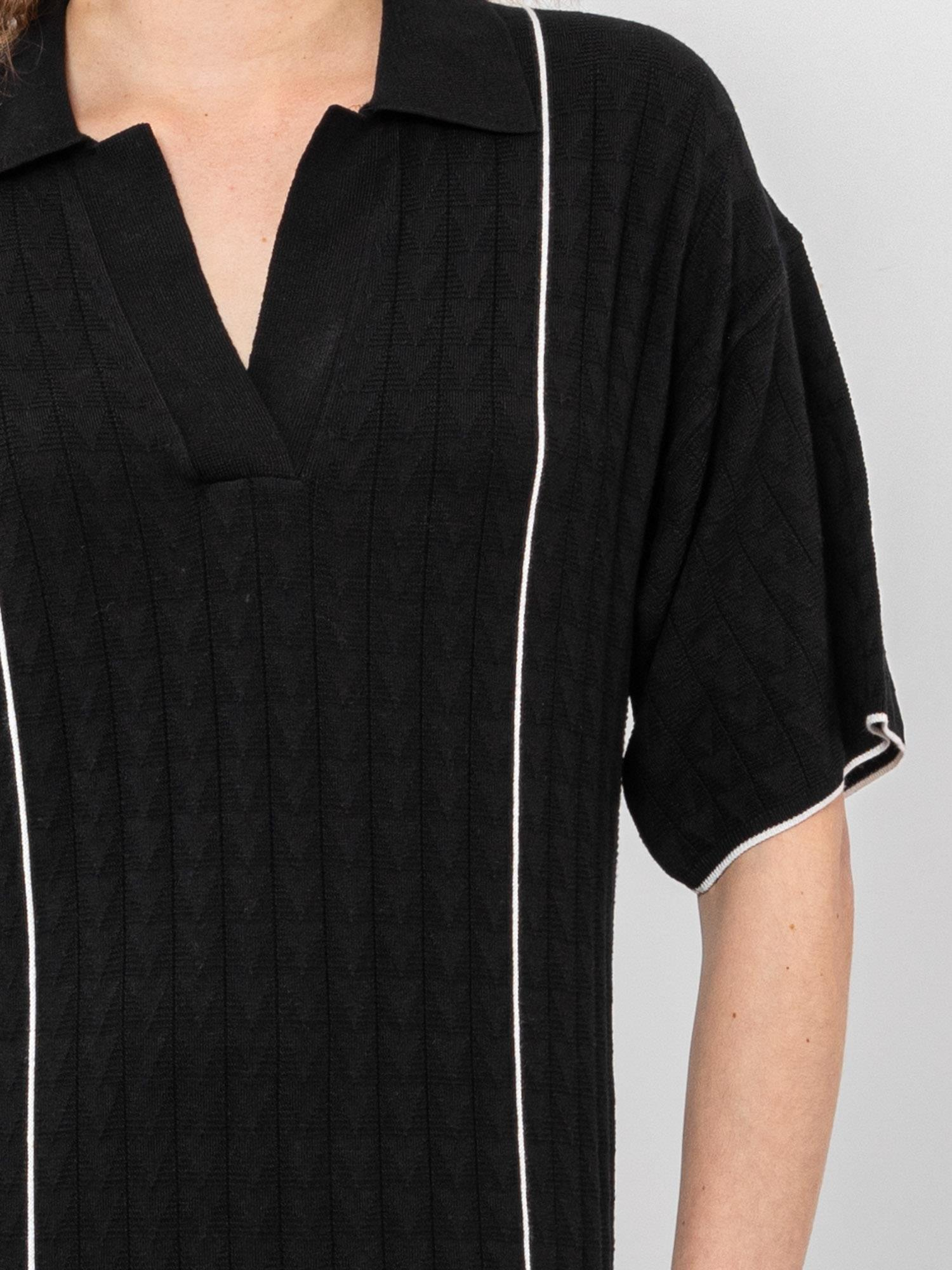 Polo Yaka Zıt Renk Şerit Detaylı Yırtmaçlı Elbise