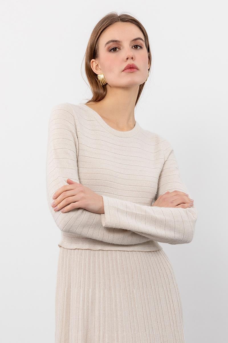 Платье миди с металлическими нитями и деталями из шерстяной пряжи