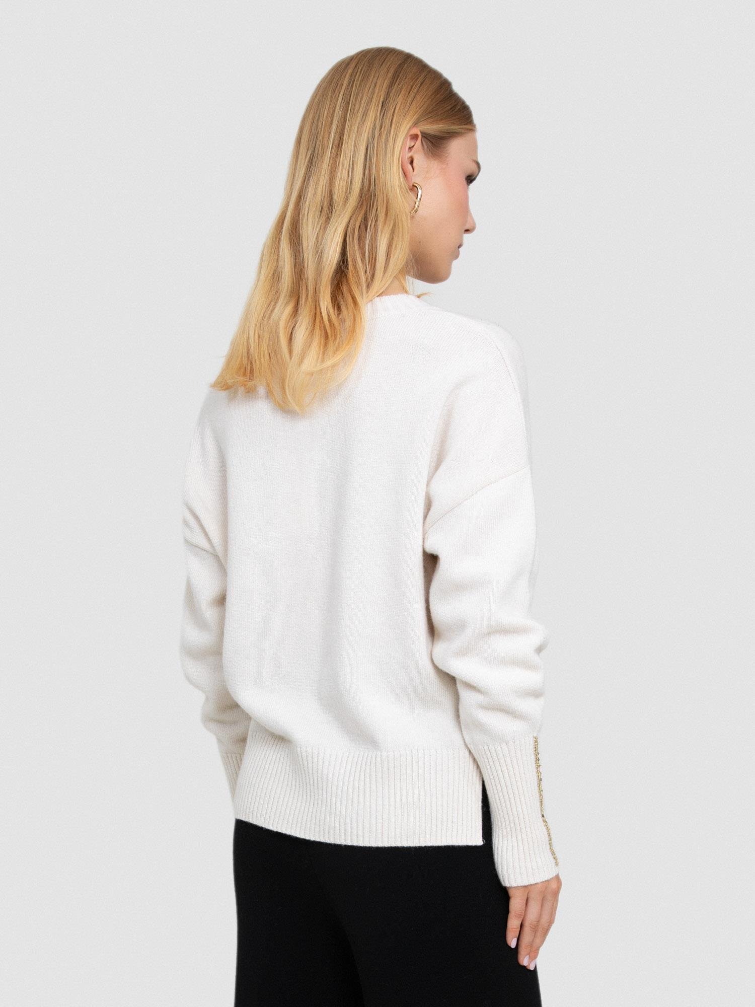 Yün Karışımlı V Yaka Metalik Şerit Detaylı Kazak