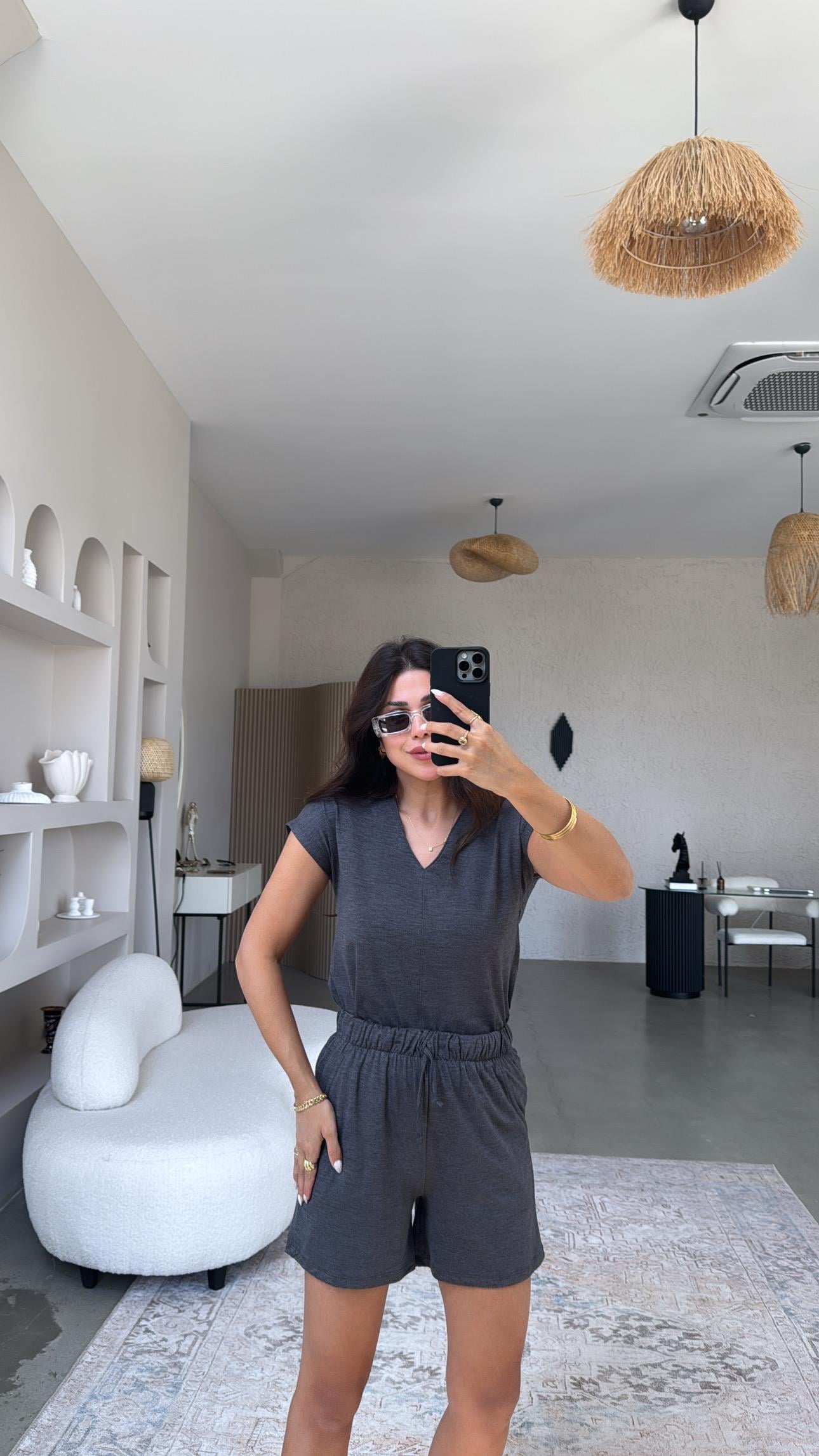 Antrasit V Yaka Şort Bluz Takım