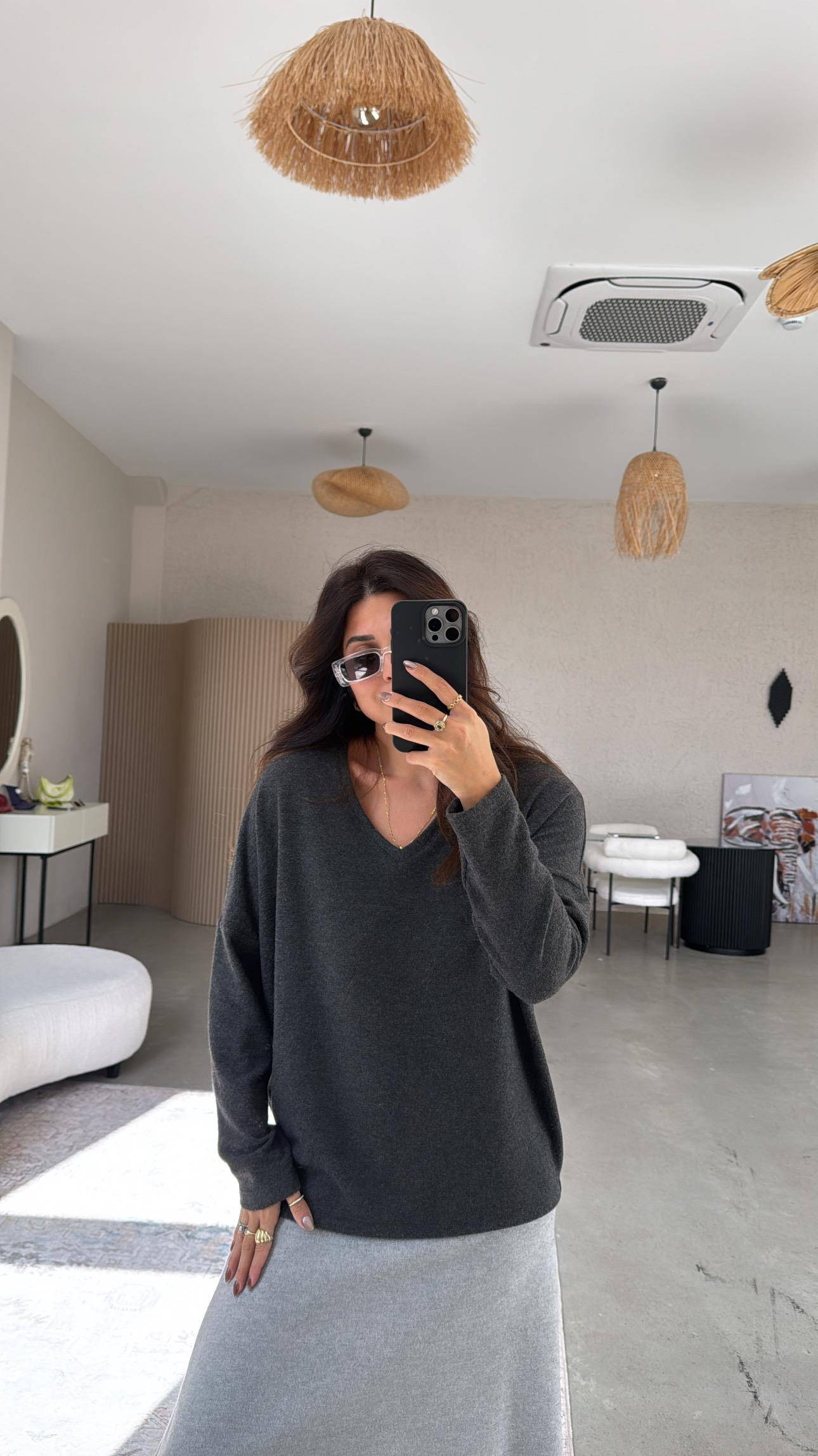 Antrasit V Yaka Yumoş Basic