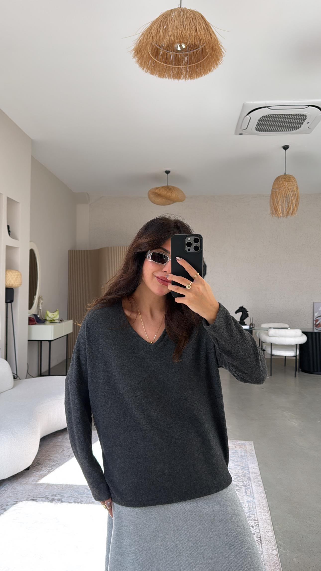 Antrasit V Yaka Yumoş Basic