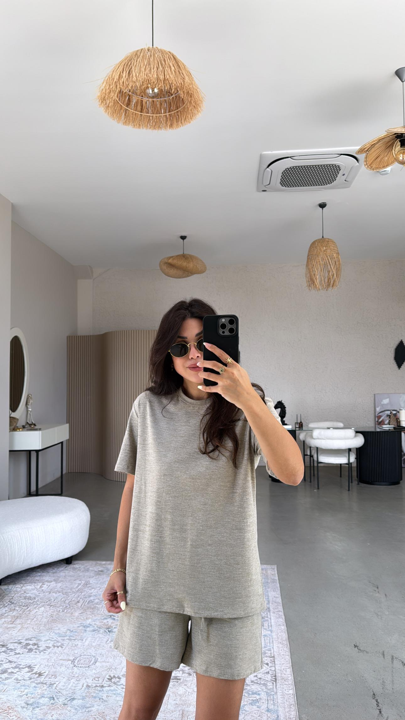 Bej Kırçıllı Şort Tshirt Basic Takım