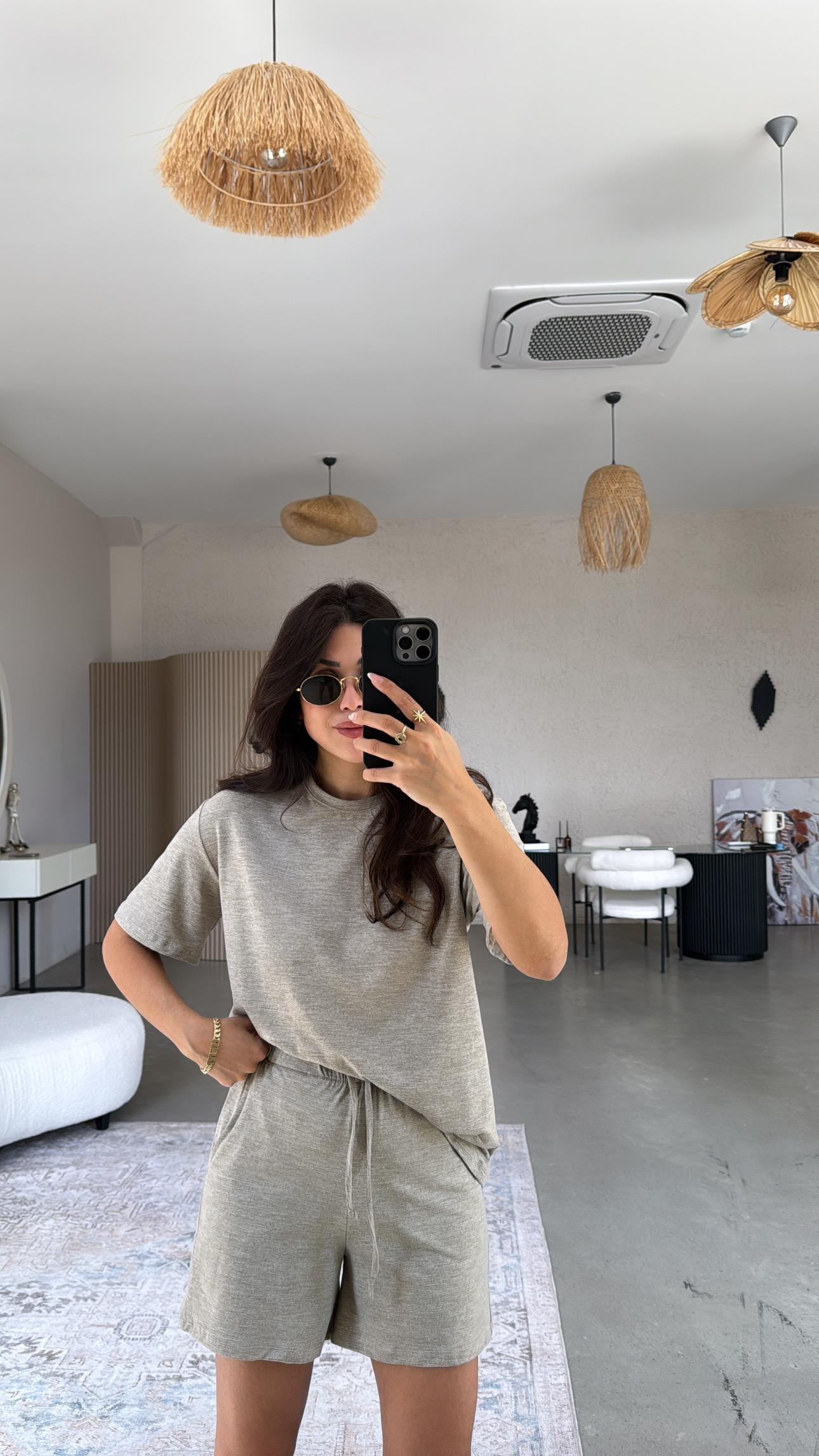 Bej Kırçıllı Şort Tshirt Basic Takım