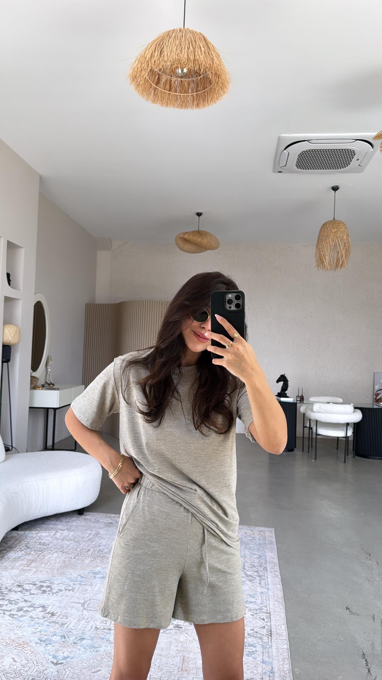 Bej Kırçıllı Şort Tshirt Basic Takım