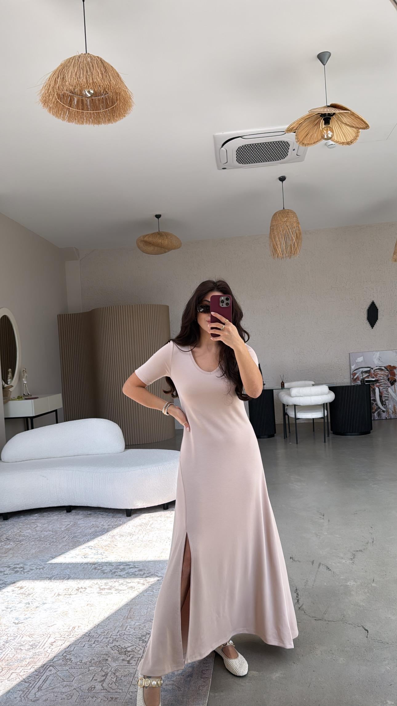 Bej Kısa Kollu Yırtmaçlı Özel Üretim Elbise