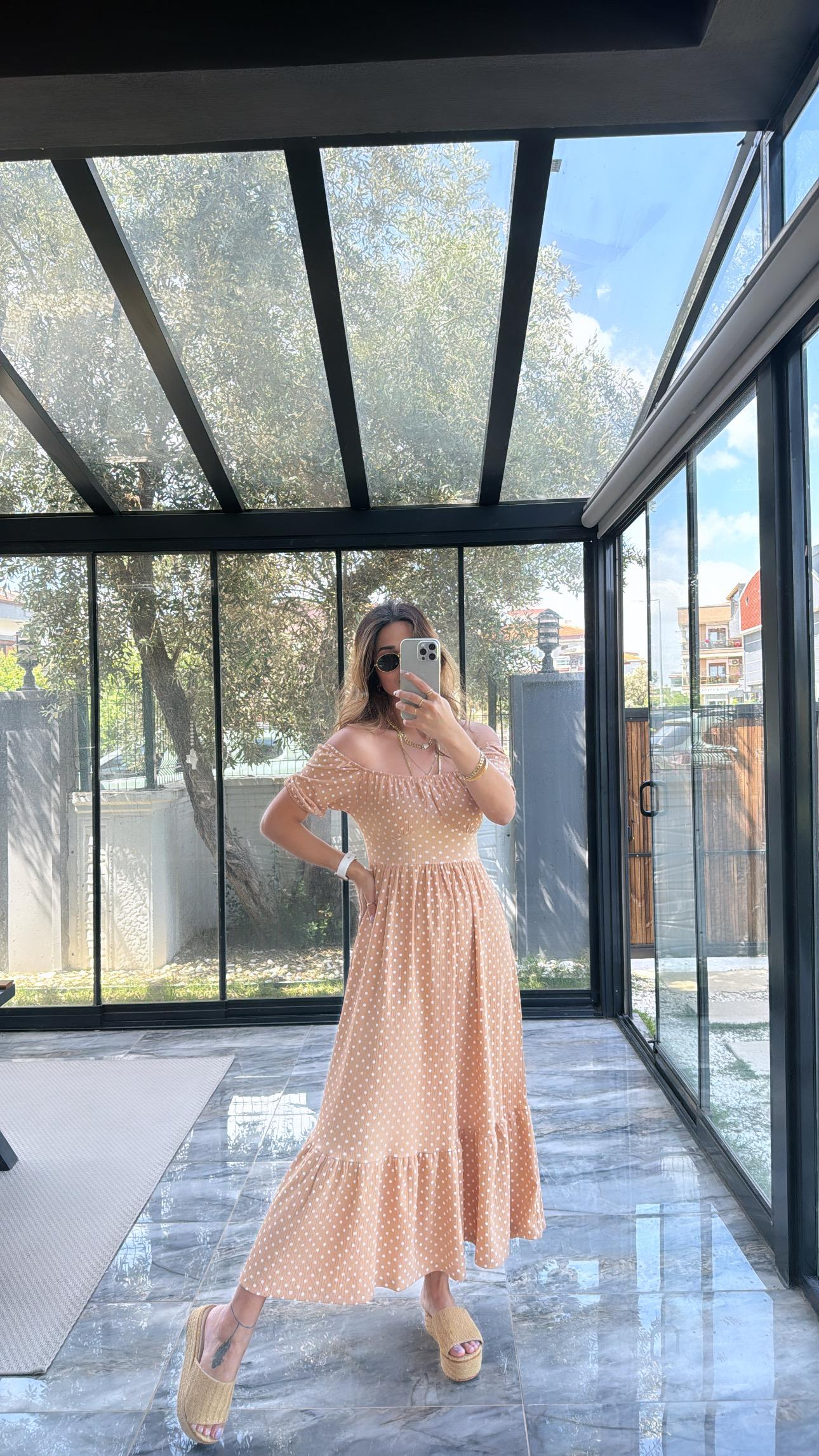Bej Puanlı Elbise