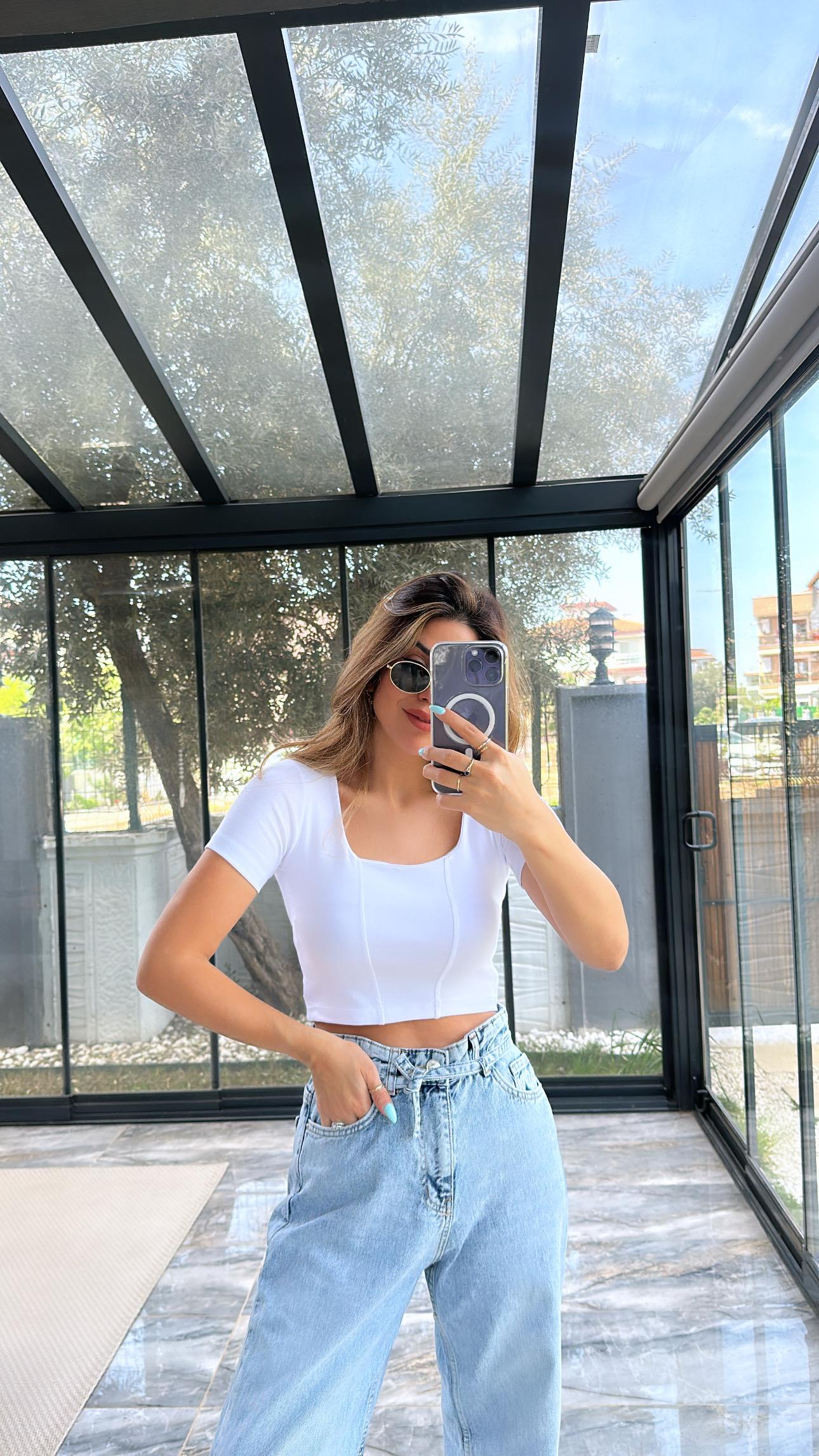 Beyaz Basic Dikişli Crop