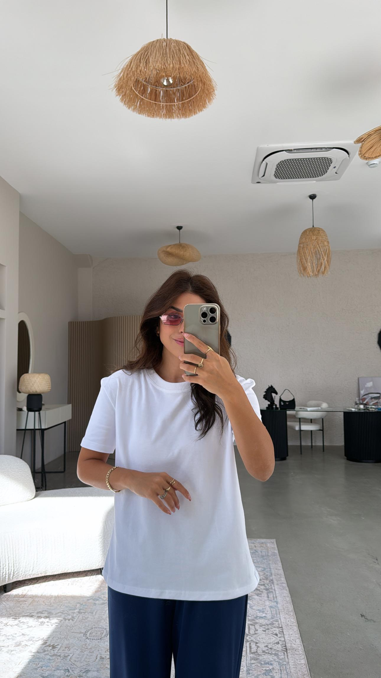 Beyaz Buketteke Premium Basic Tshirt