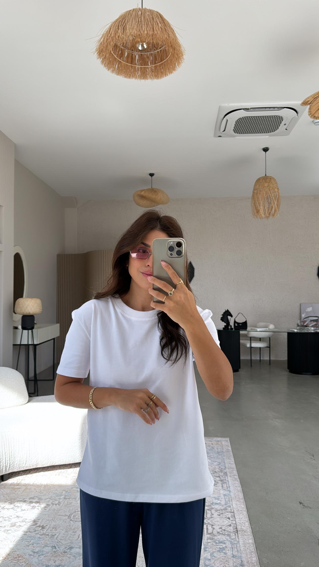 Beyaz Buketteke Premium Basic Tshirt