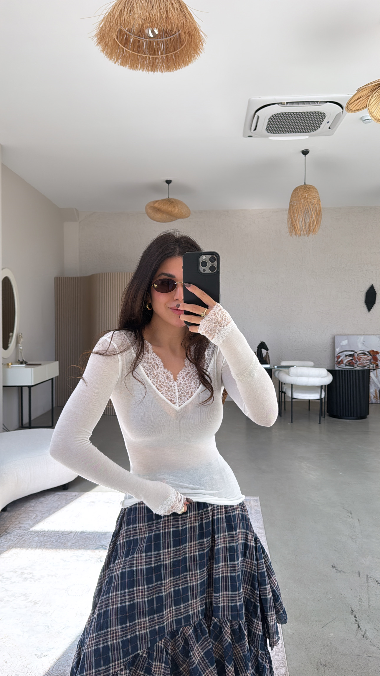 Beyaz Dantelli Transparan Bluz