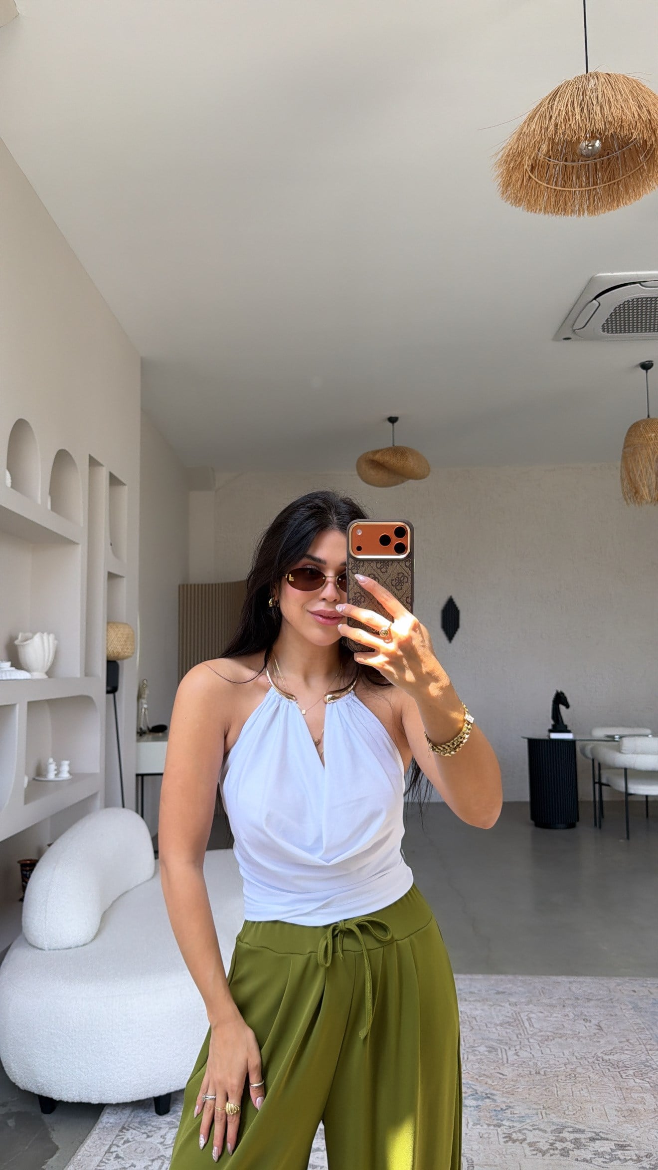 Beyaz Degaje Kolyeli Bluz