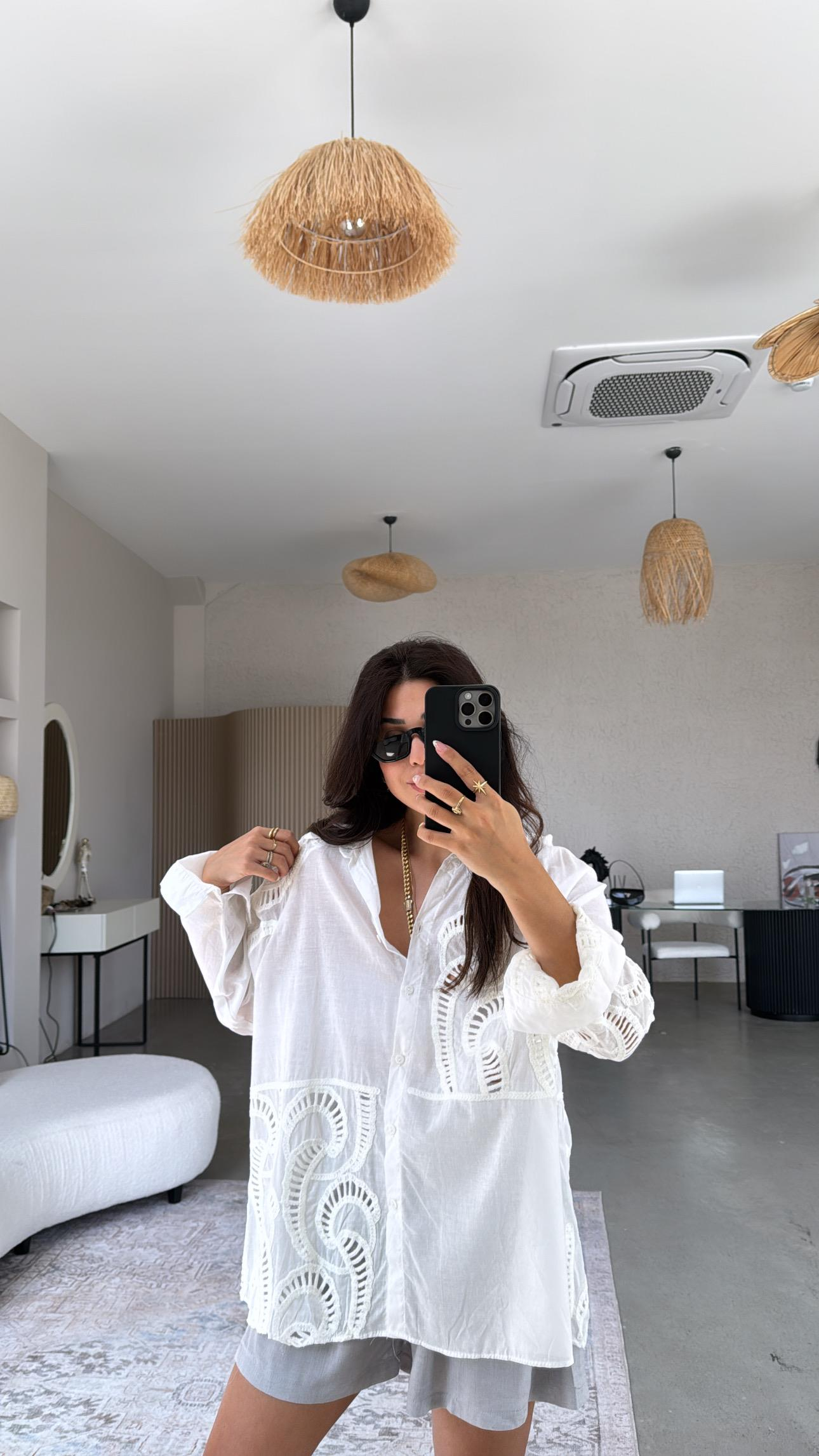 Beyaz Keten Patchwork İşlemeli Gömlek