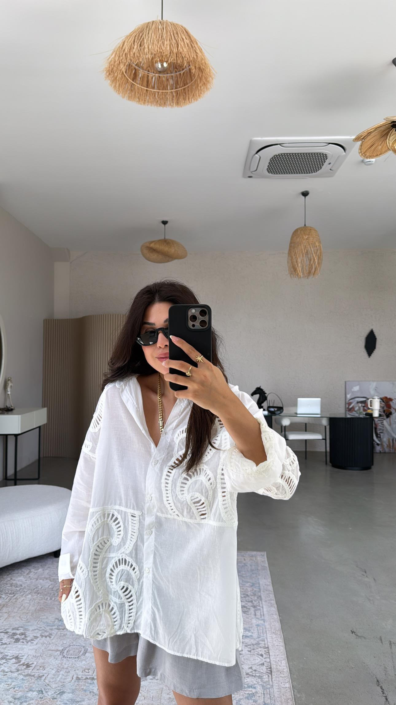 Beyaz Keten Patchwork İşlemeli Gömlek