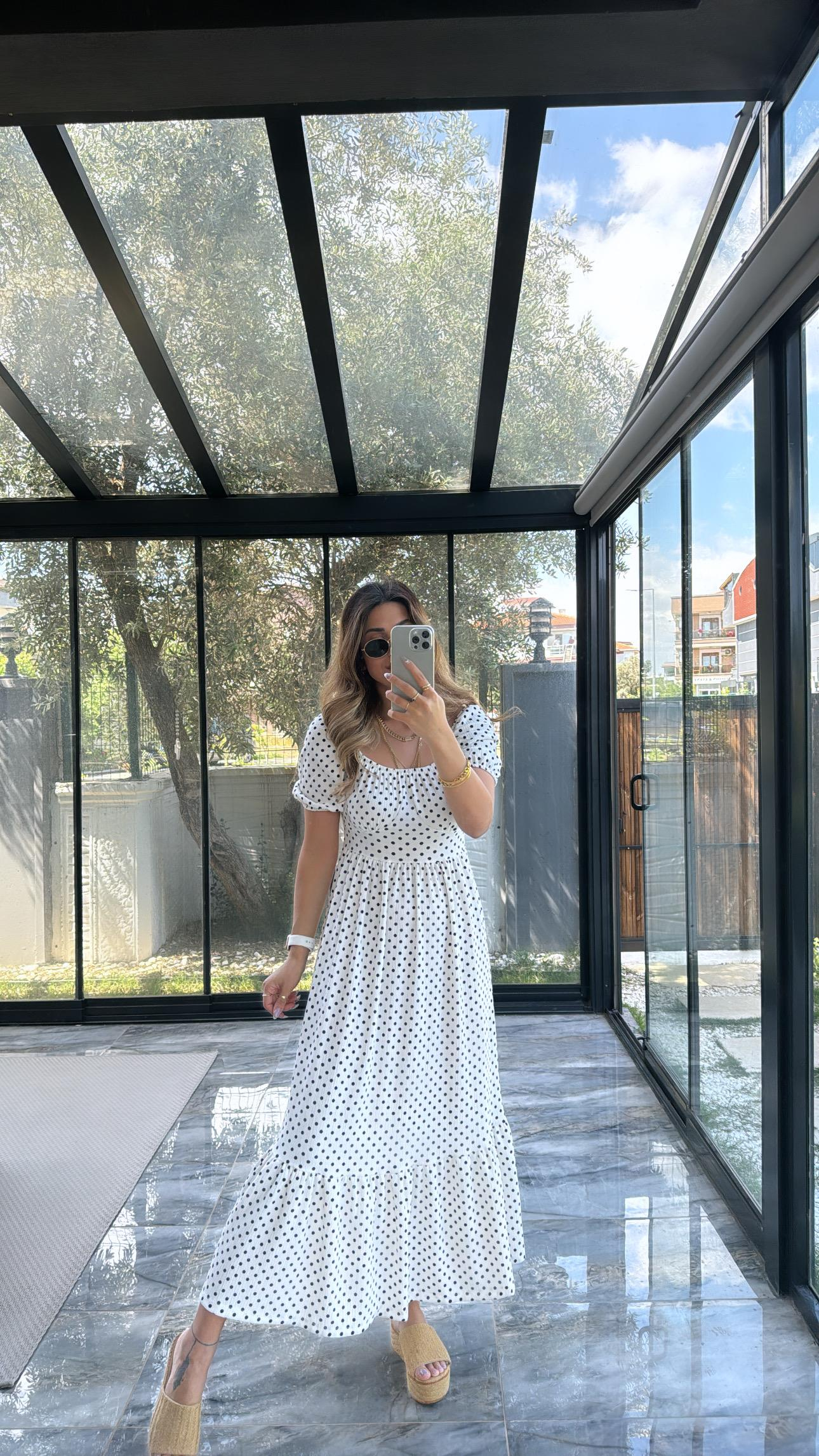Beyaz Puanlı Elbise