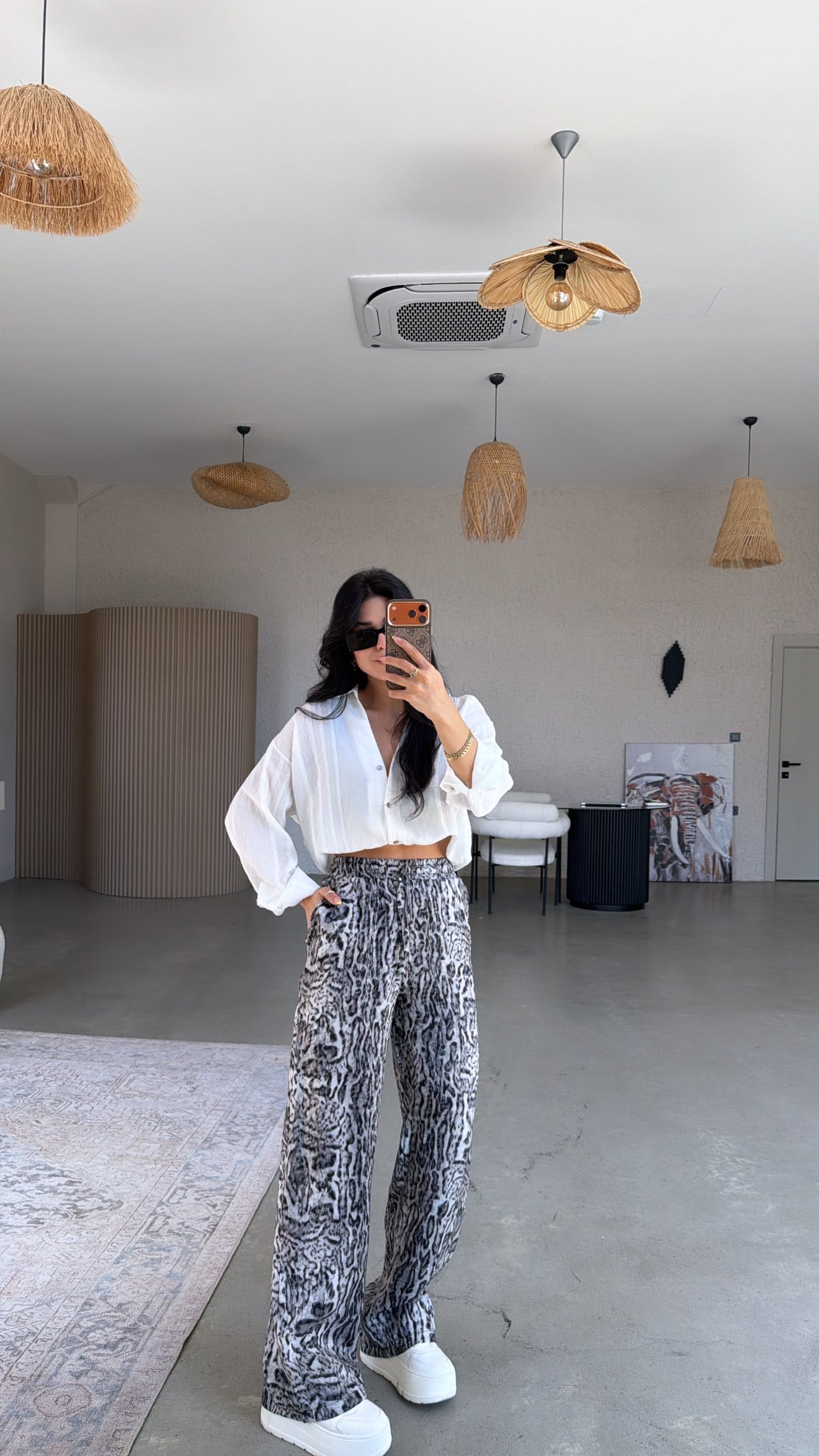 Beyaz Siyah Leoparlı Saten Pantolon