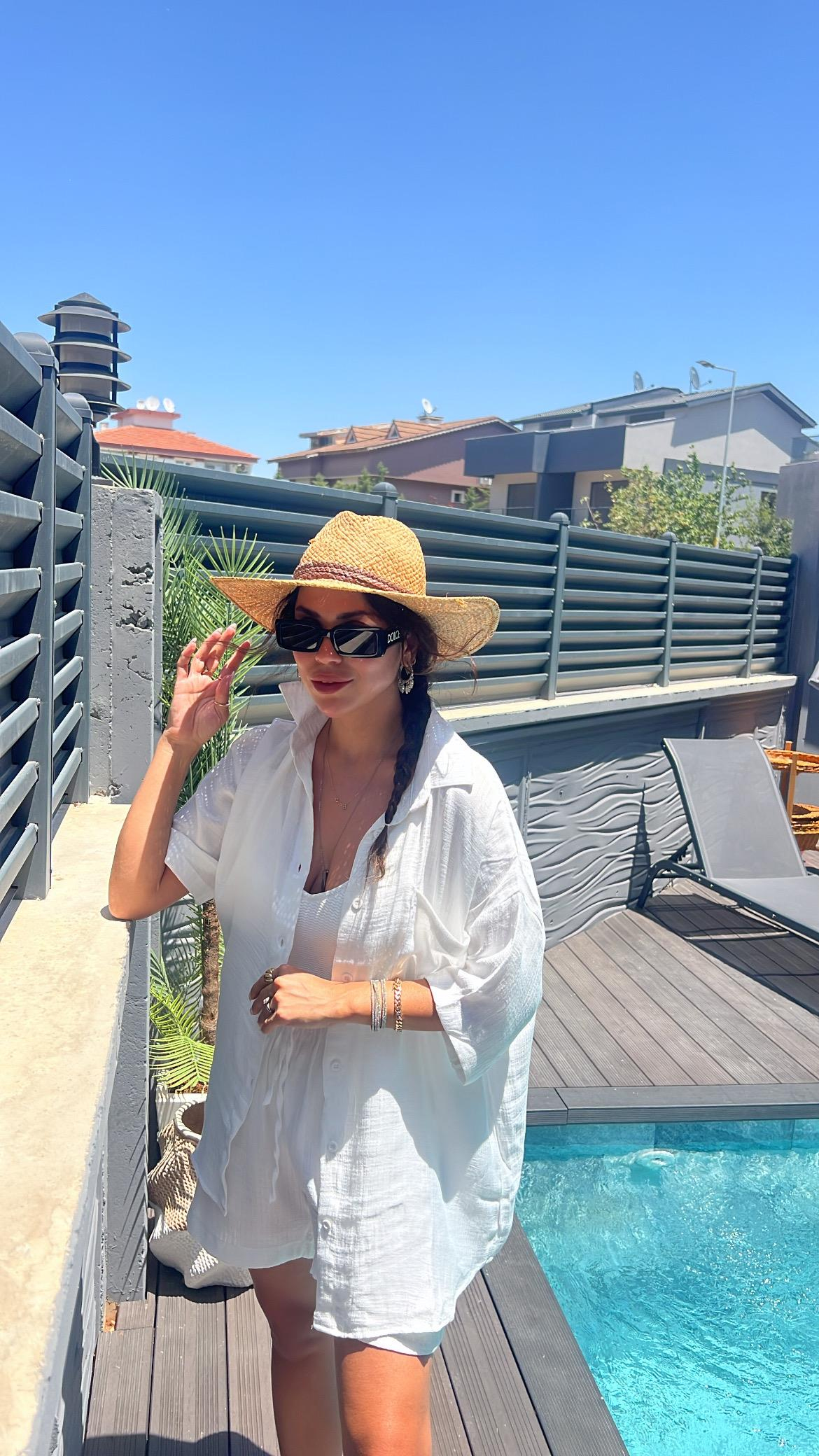 Beyaz Şort Gömlek Takım